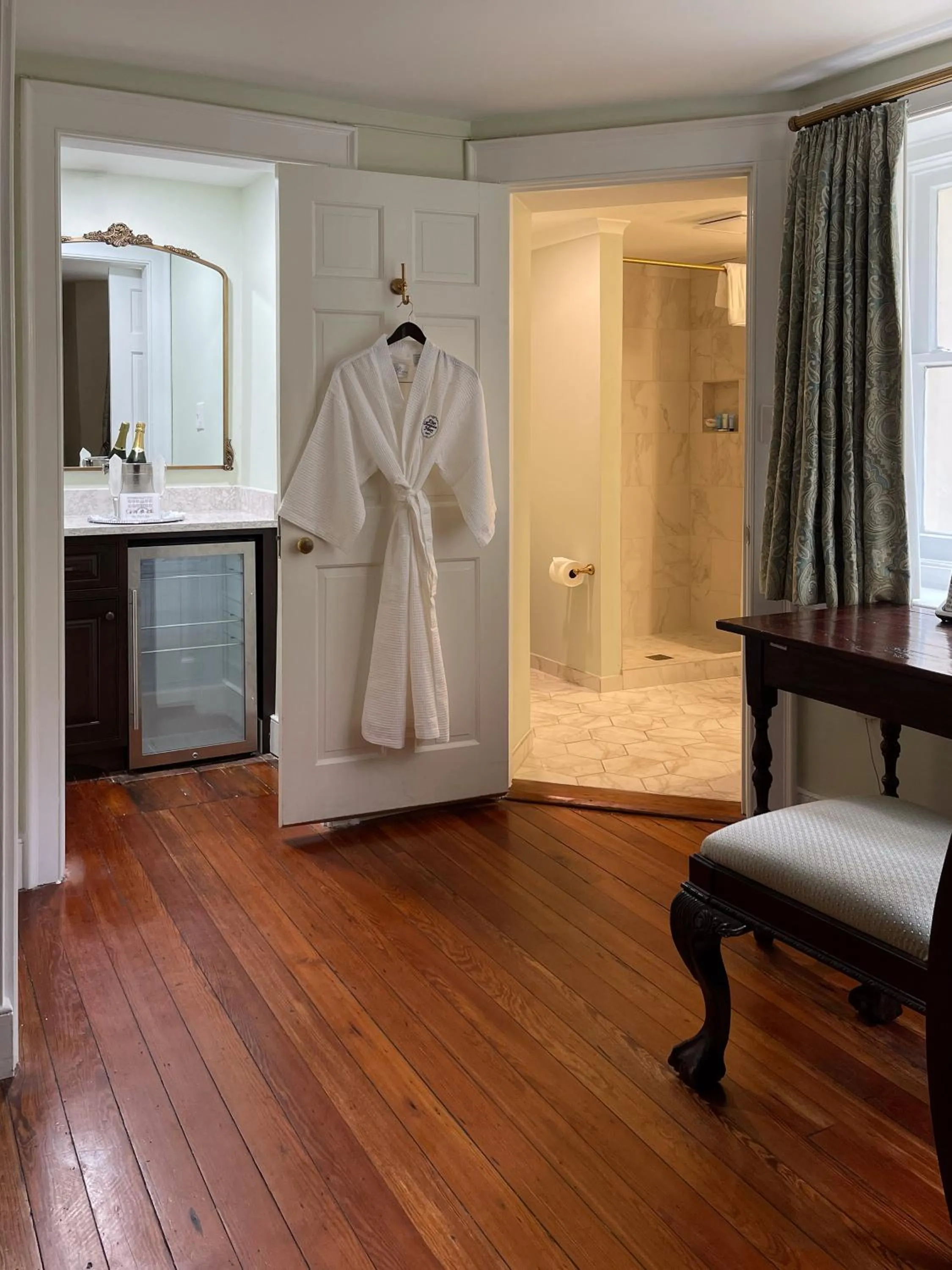 Bathroom in Eliza Thompson House, Historic Inns of Savannah Collection