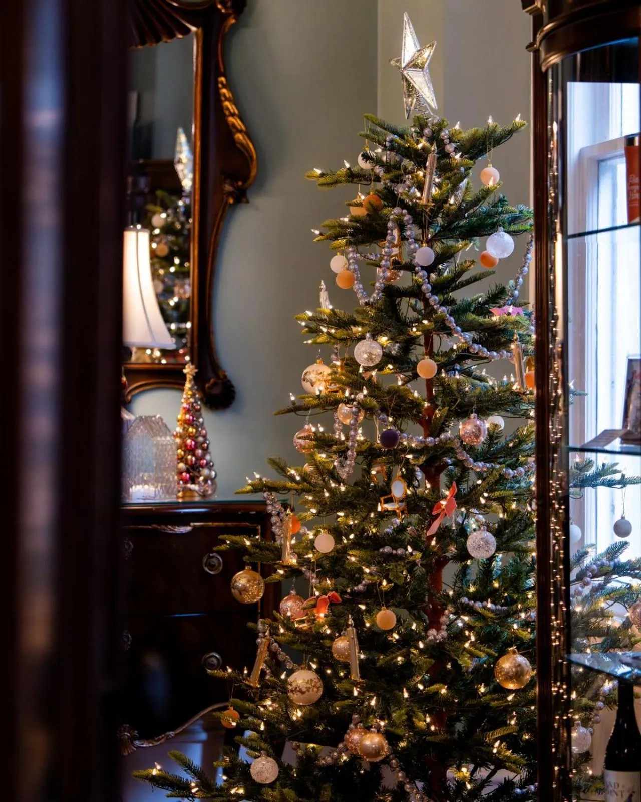 Decorative detail in Eliza Thompson House, Historic Inns of Savannah Collection