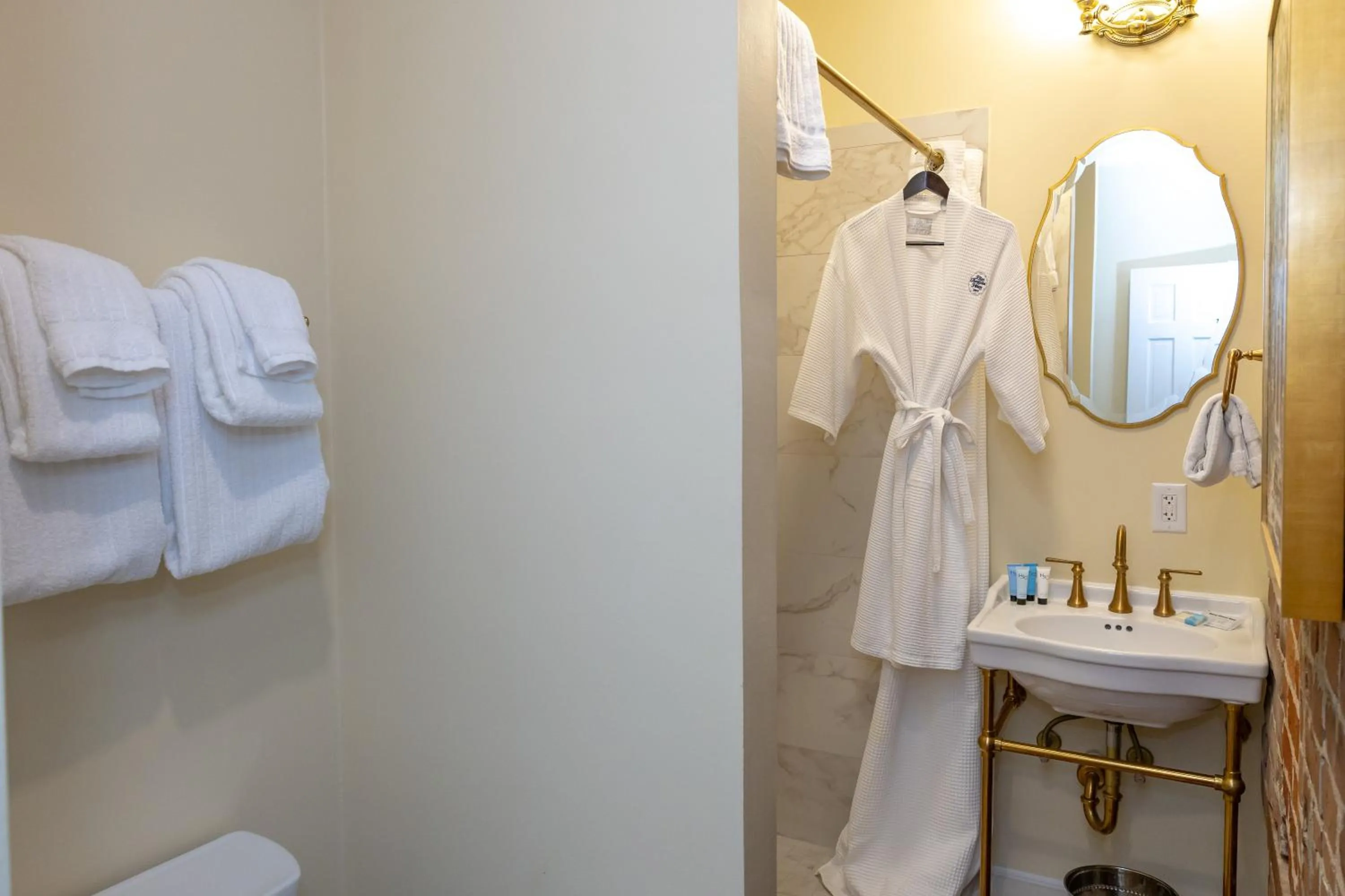 Bathroom in Eliza Thompson House, Historic Inns of Savannah Collection