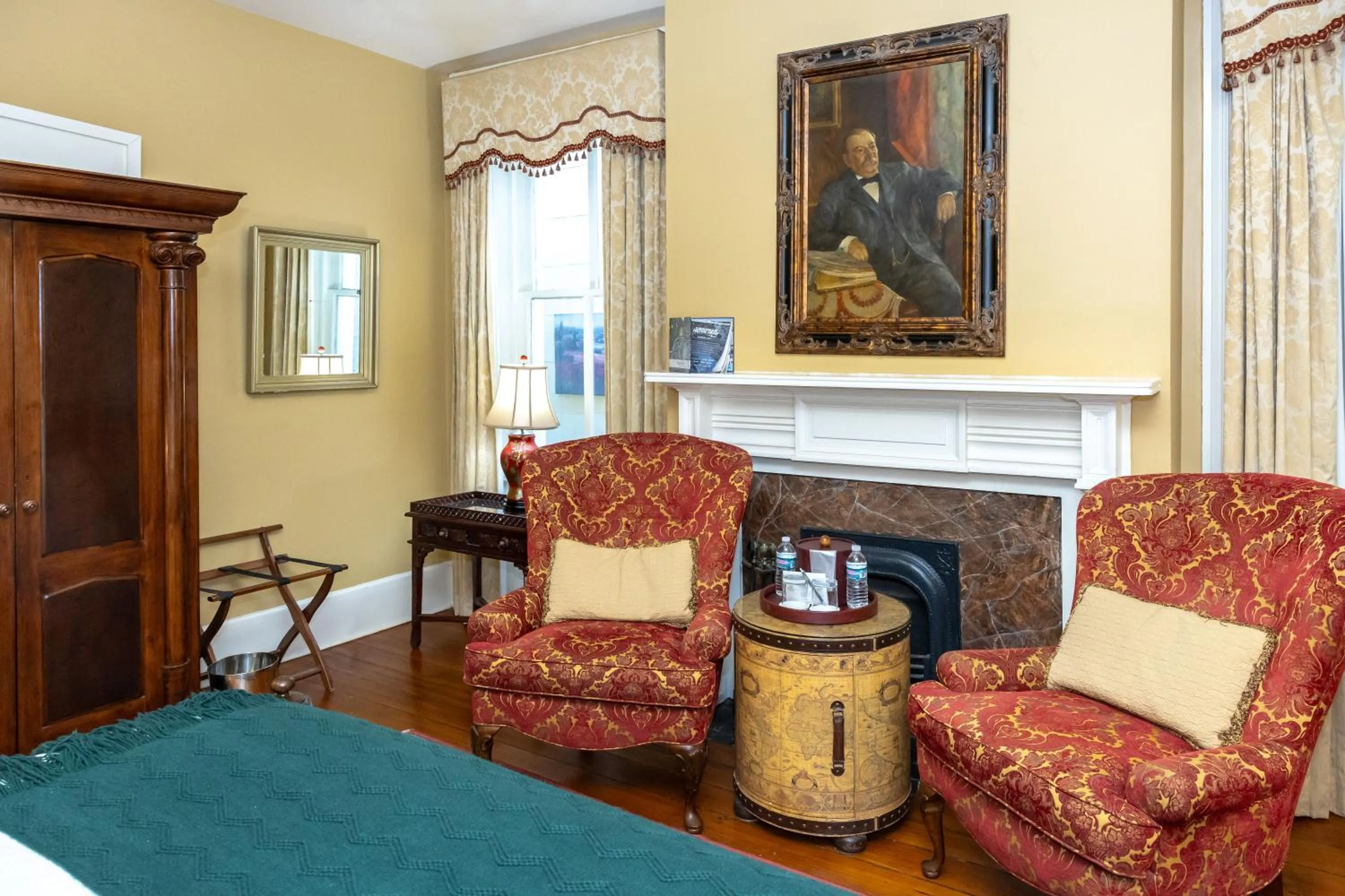 Bedroom in Eliza Thompson House, Historic Inns of Savannah Collection