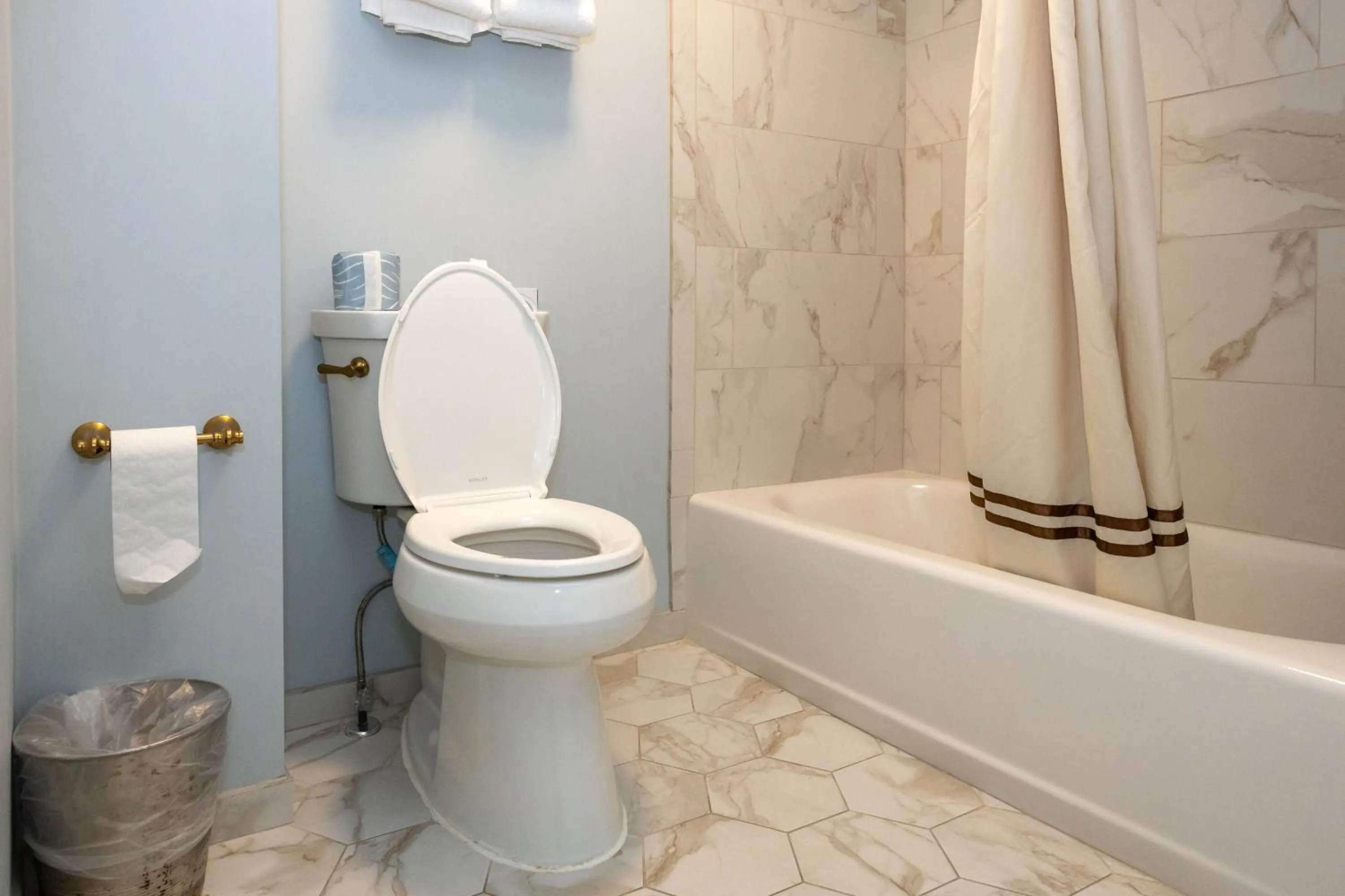 Shower in Eliza Thompson House, Historic Inns of Savannah Collection