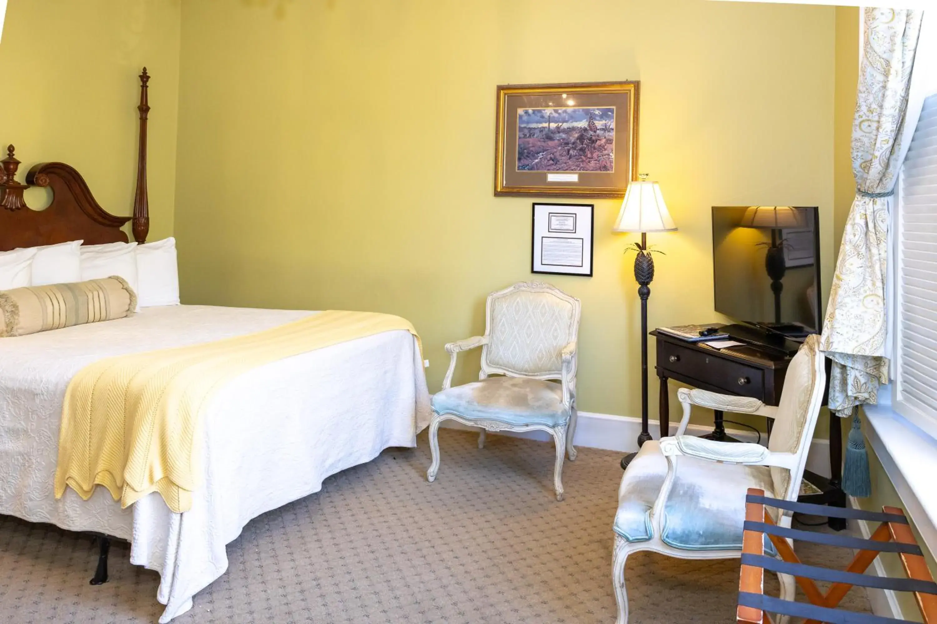 Lee Room - Main House Queen in Eliza Thompson House, Historic Inns of Savannah Collection Lee Room - Main House Queen in Eliza Thompson House, Historic Inns of Savannah Collection