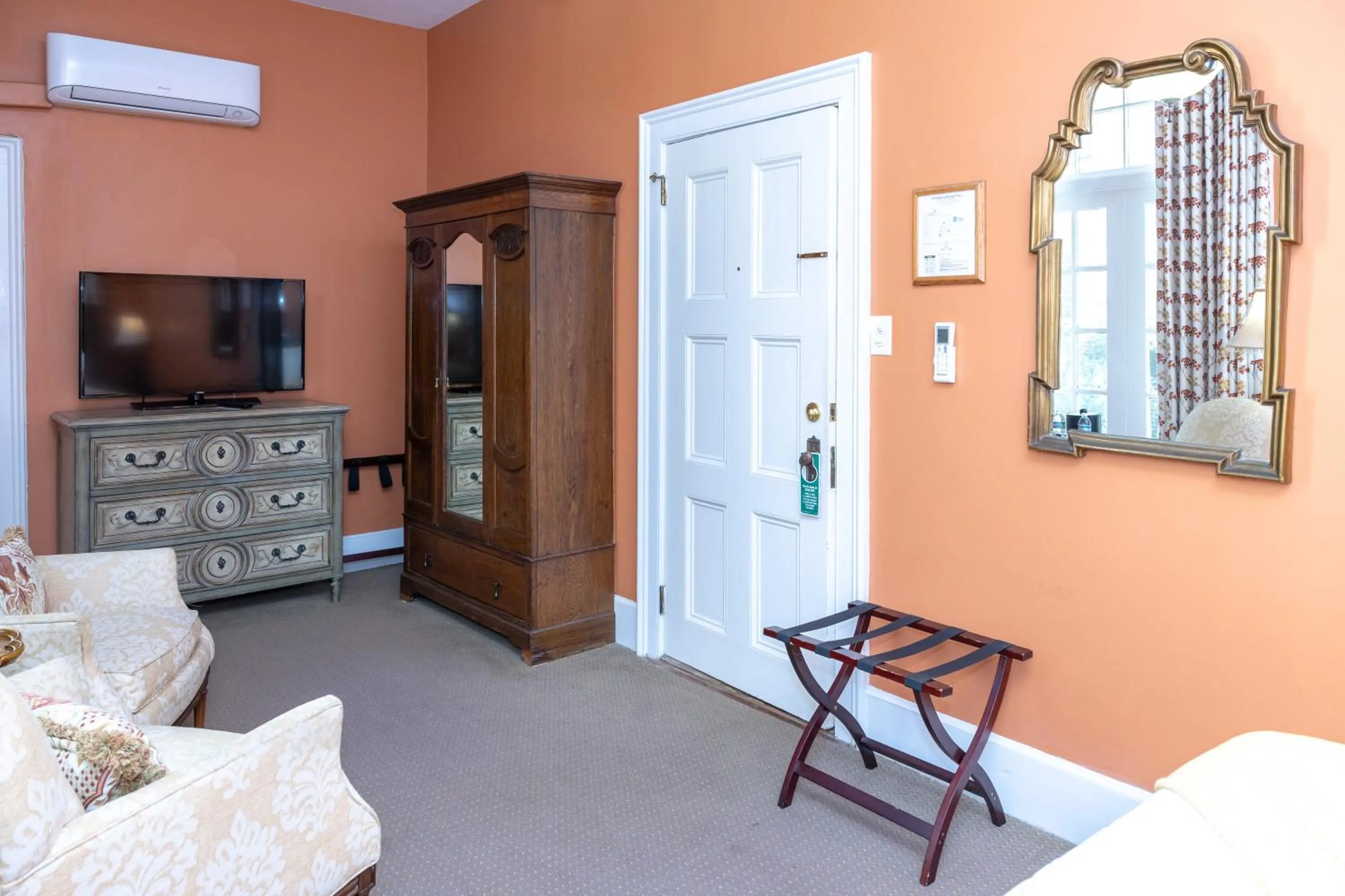 Bedroom in Eliza Thompson House, Historic Inns of Savannah Collection