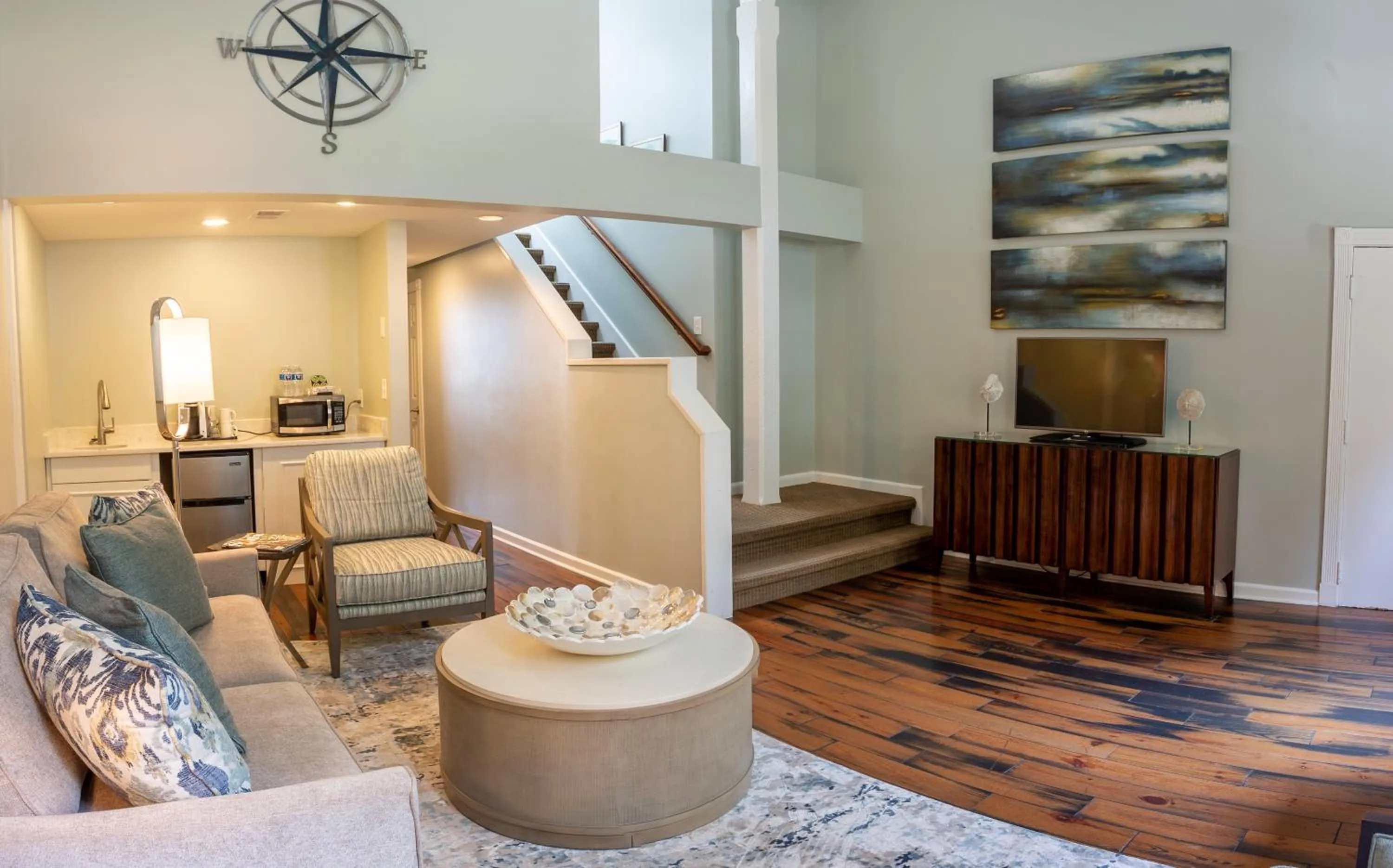 Seating area in Olde Harbour Inn, Historic Inns of Savannah Collection