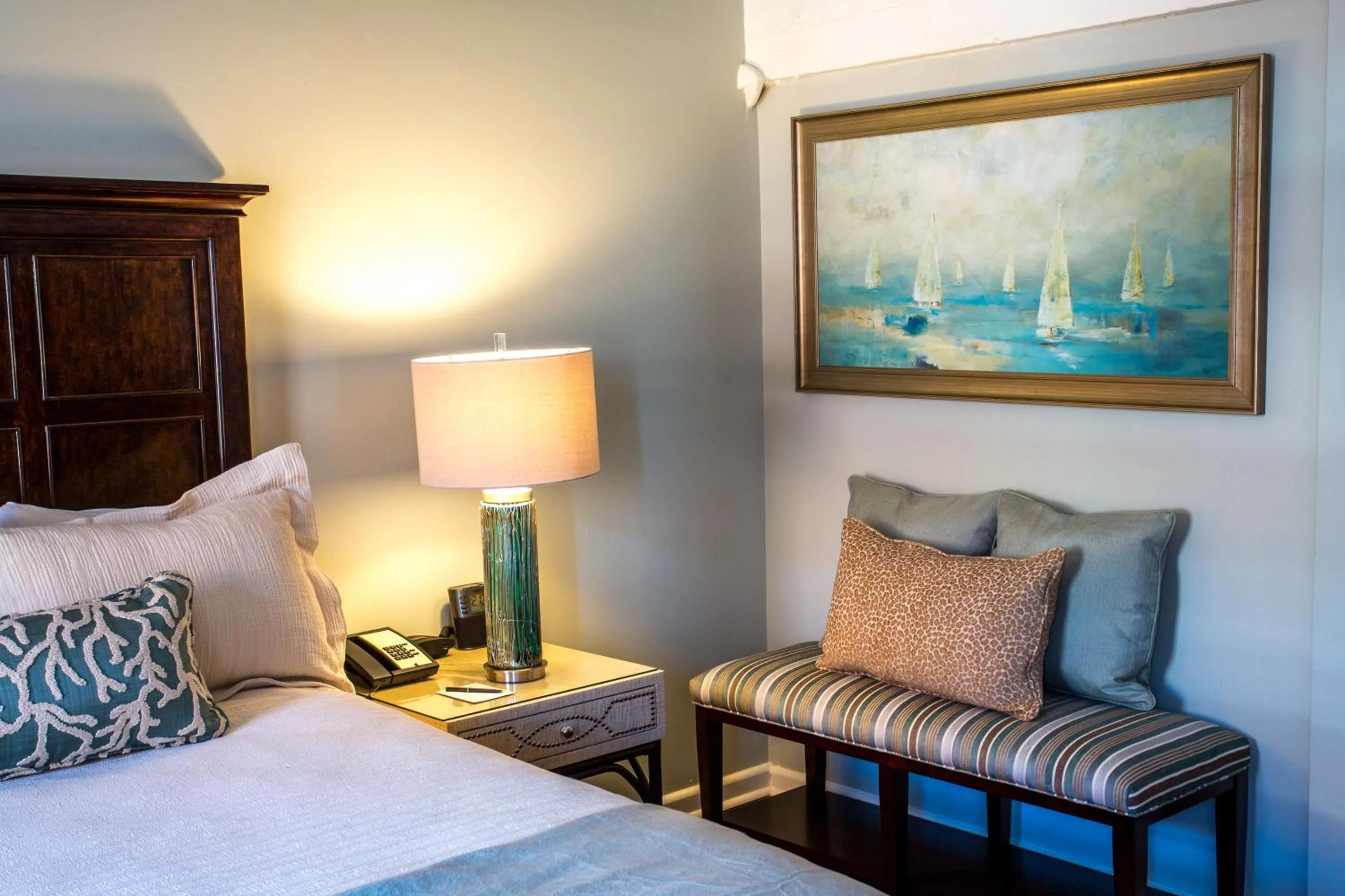 Bed in Olde Harbour Inn, Historic Inns of Savannah Collection