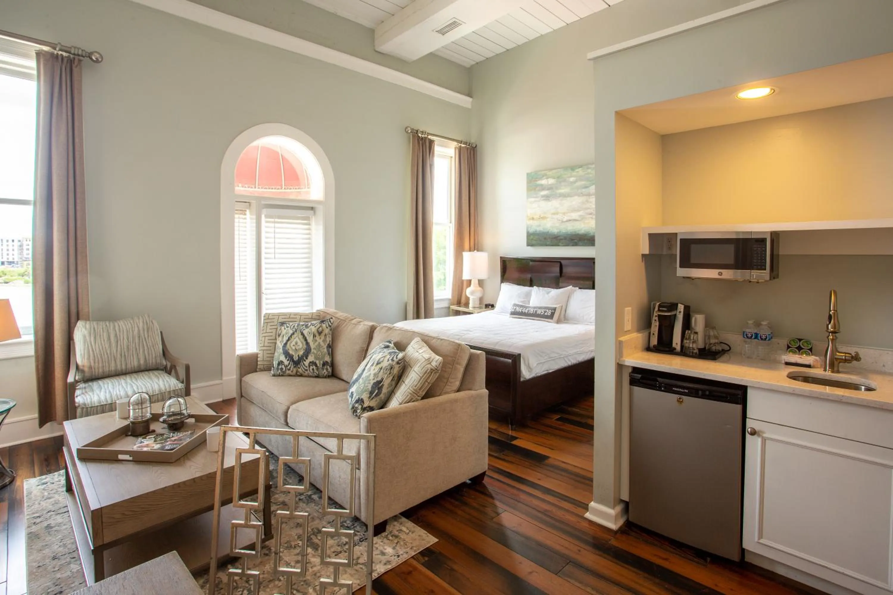 Bedroom, Bed in Olde Harbour Inn, Historic Inns of Savannah Collection