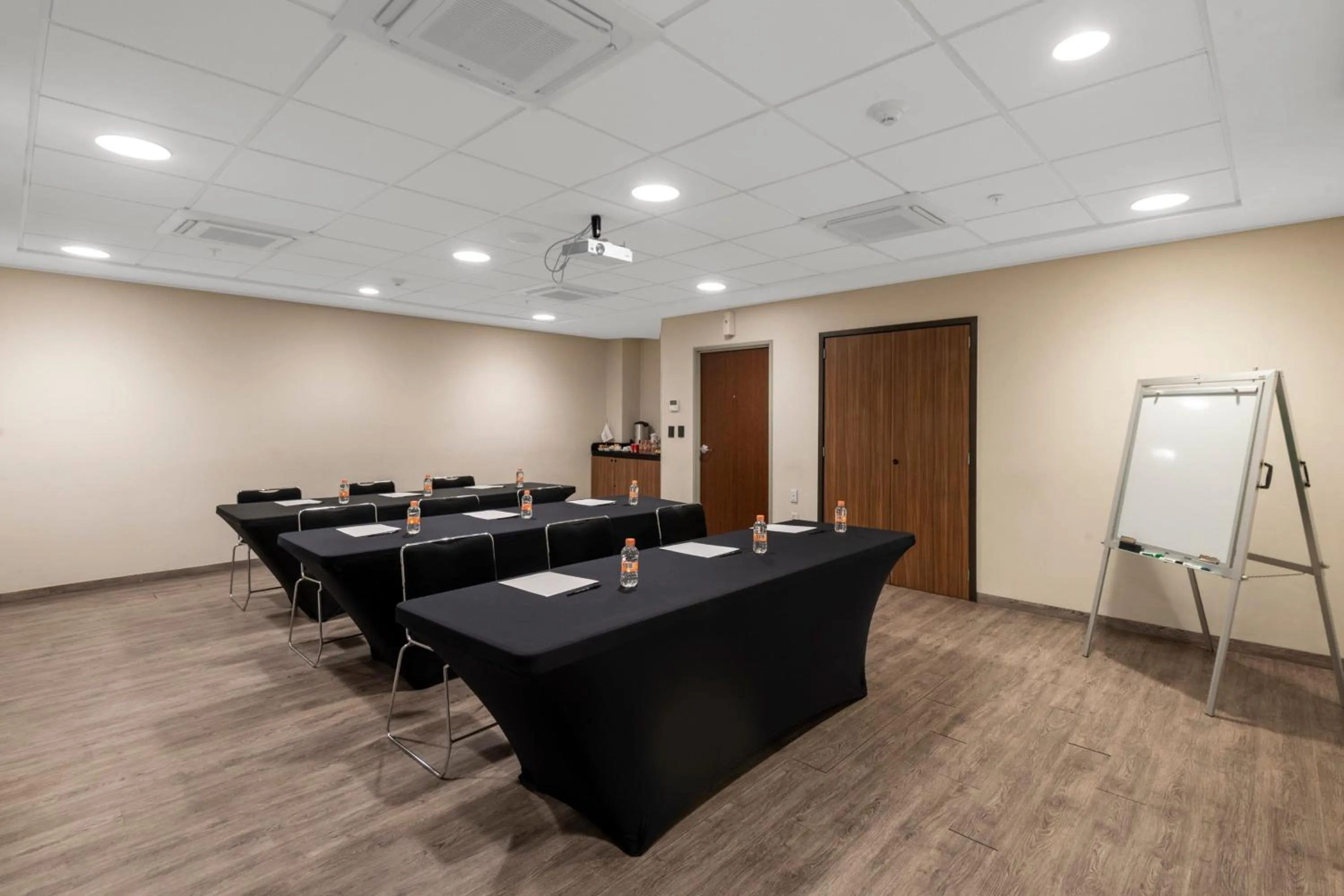 Meeting/conference room in City Express by Marriott Chihuahua