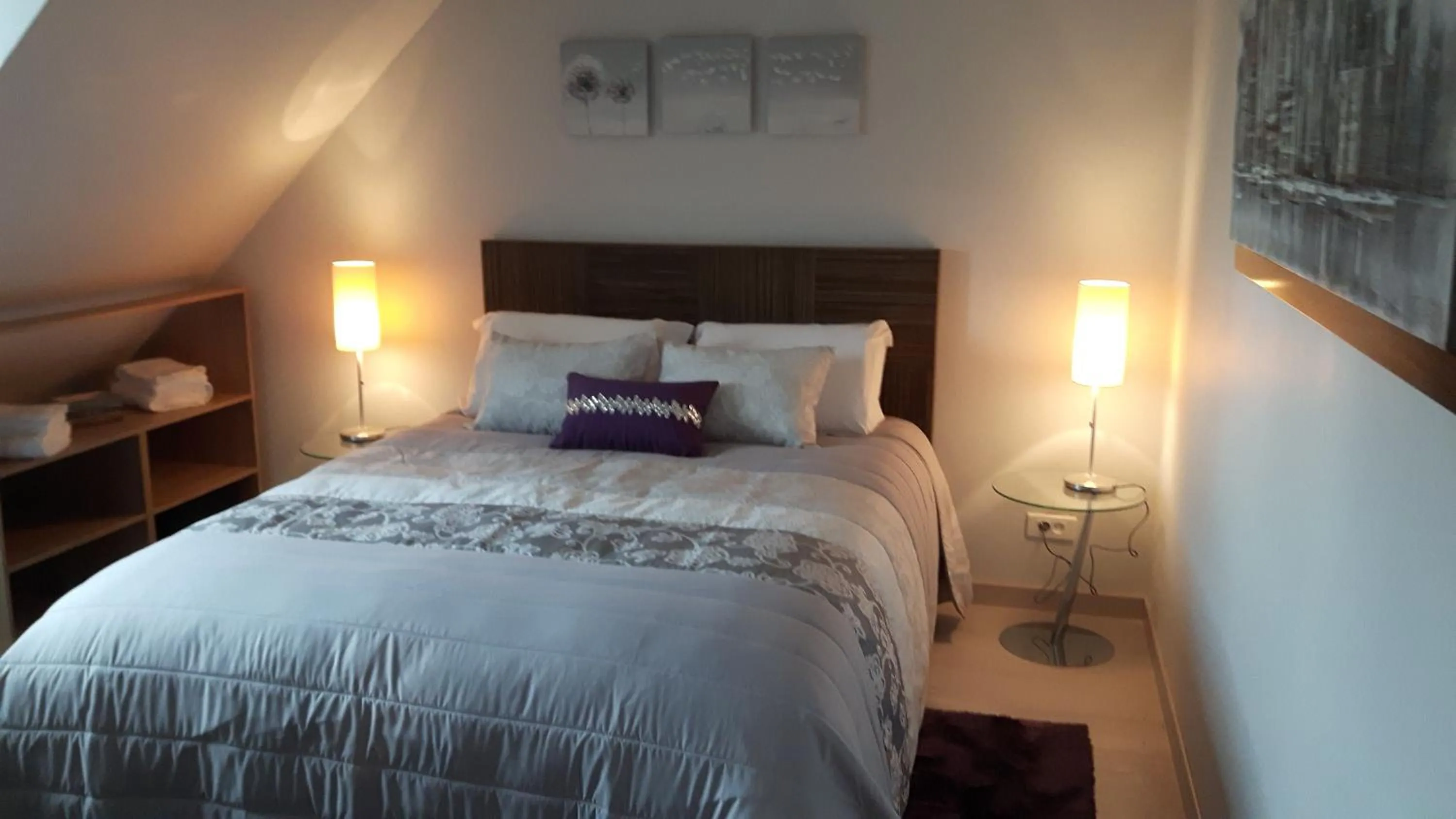 Photo of the whole room in Le Clos du Vieux Port