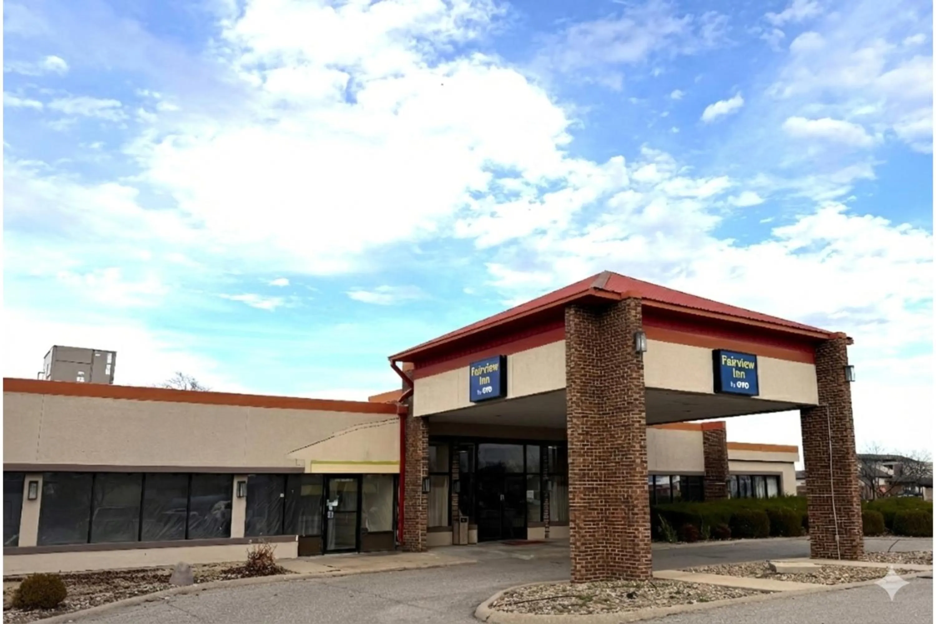 Property building in Fairview Inn Hesston Near Wichita