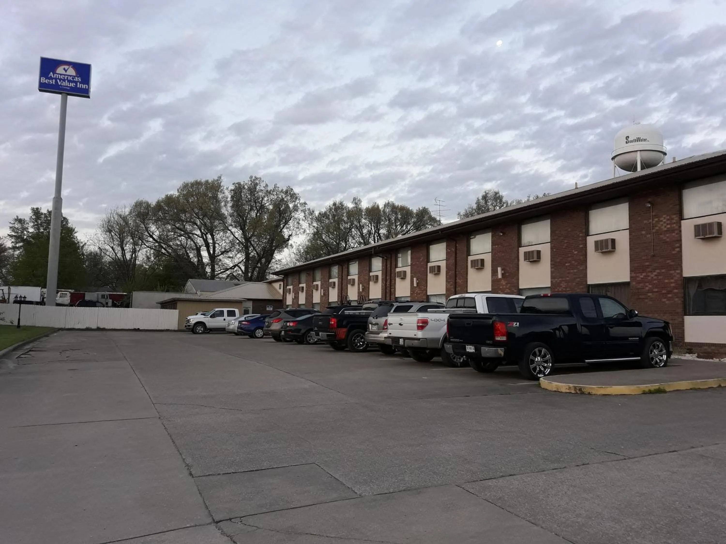 Property Building in Americas Best Value Inn Ullin Mounds