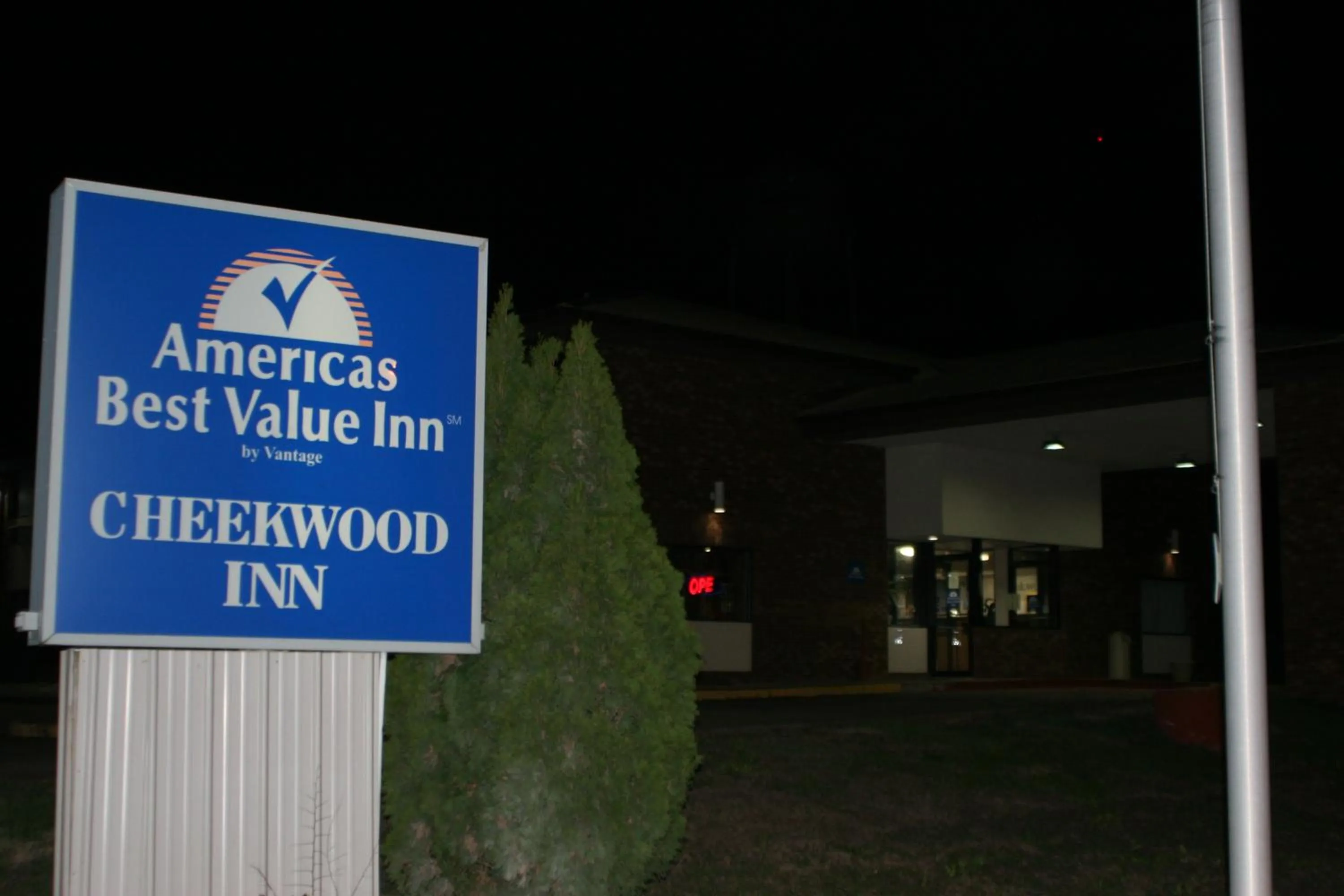 Night, Property Building in Americas Best Value Inn Ullin Mounds