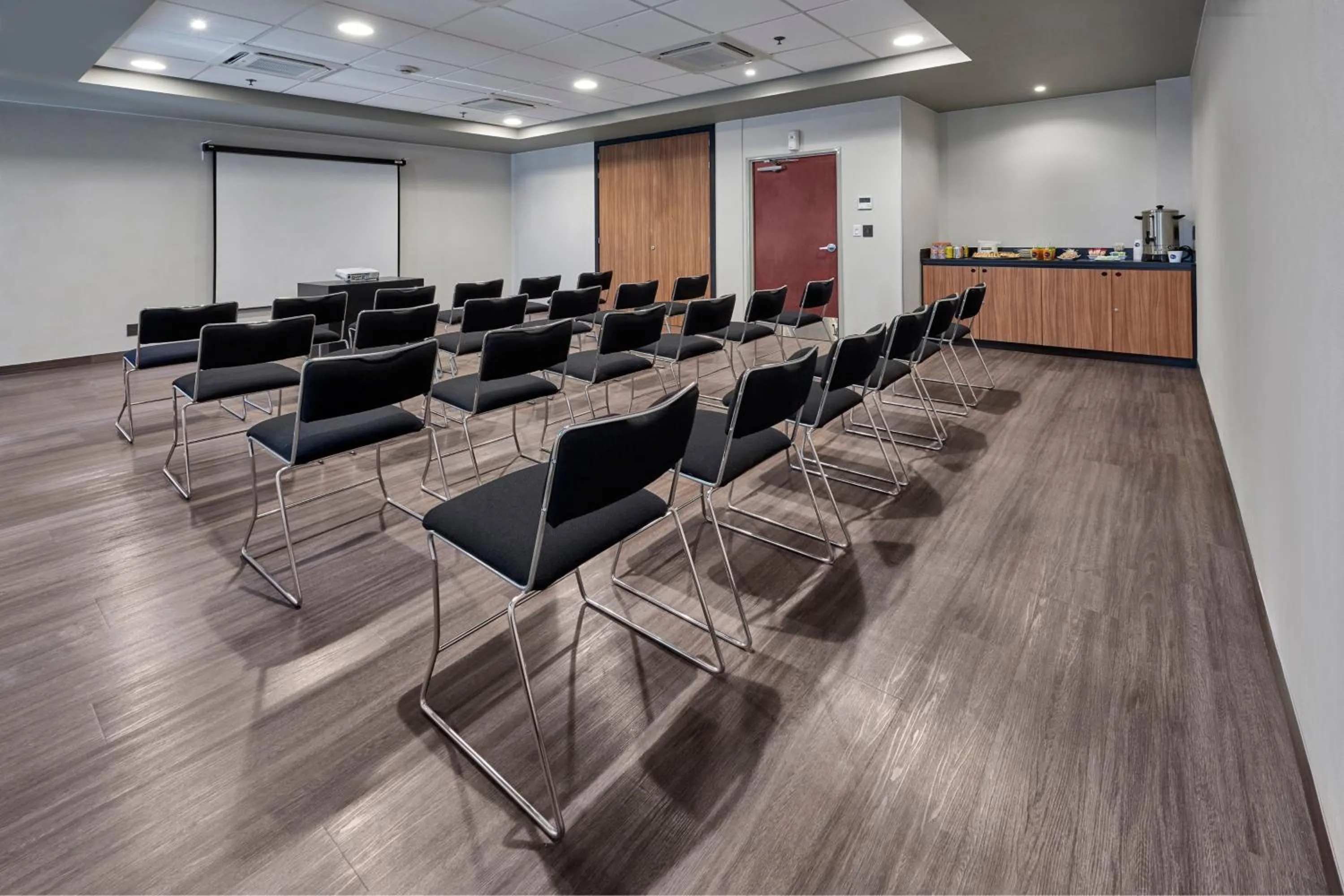 Meeting/conference room in City Express by Marriott Los Mochis