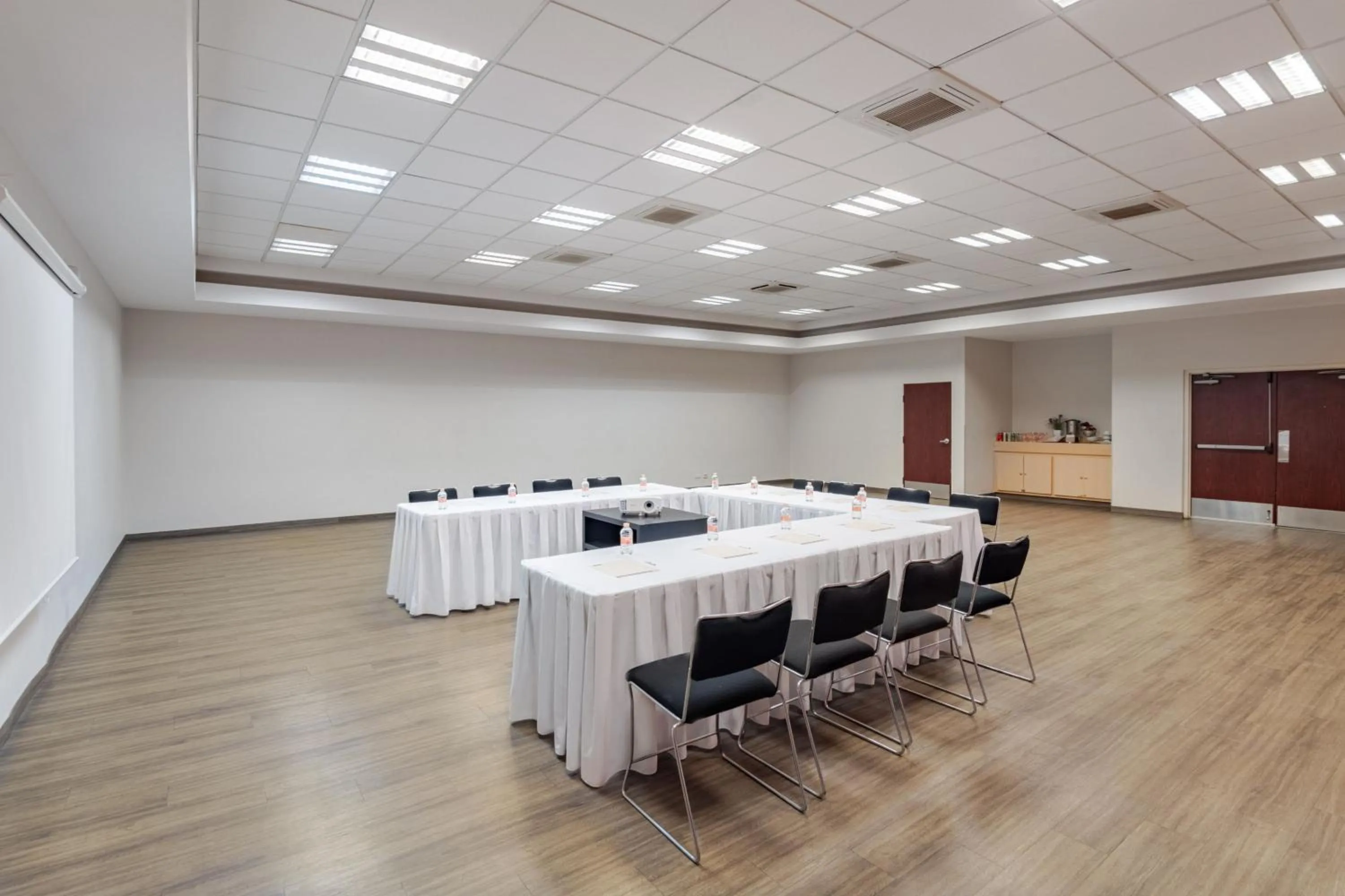 Meeting/conference room in City Express by Marriott Silao Aeropuerto
