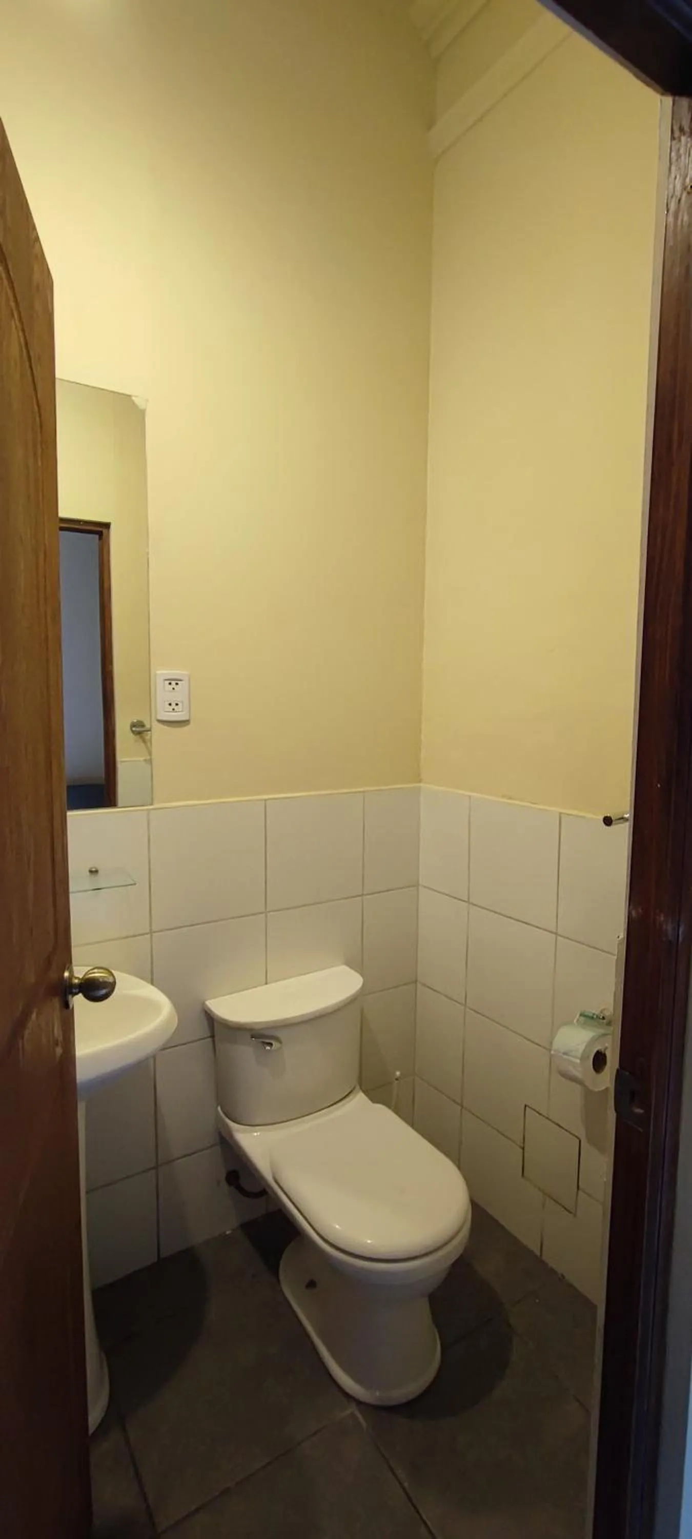 Bathroom in Flying Dog Hostel Arequipa