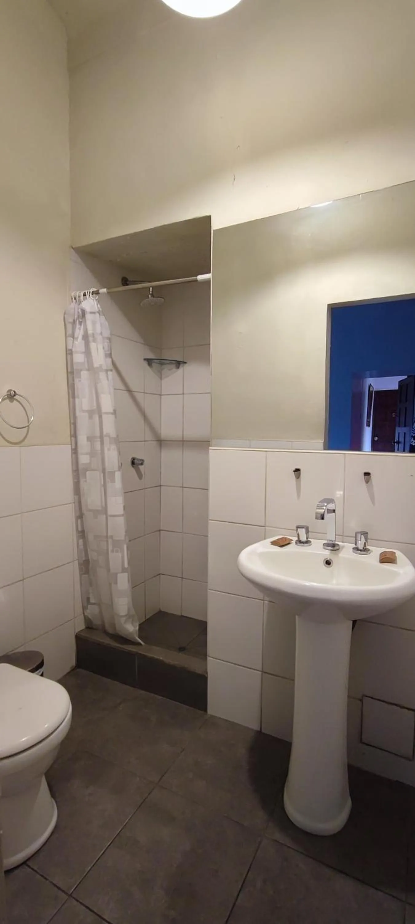 Bathroom in Flying Dog Hostel Arequipa