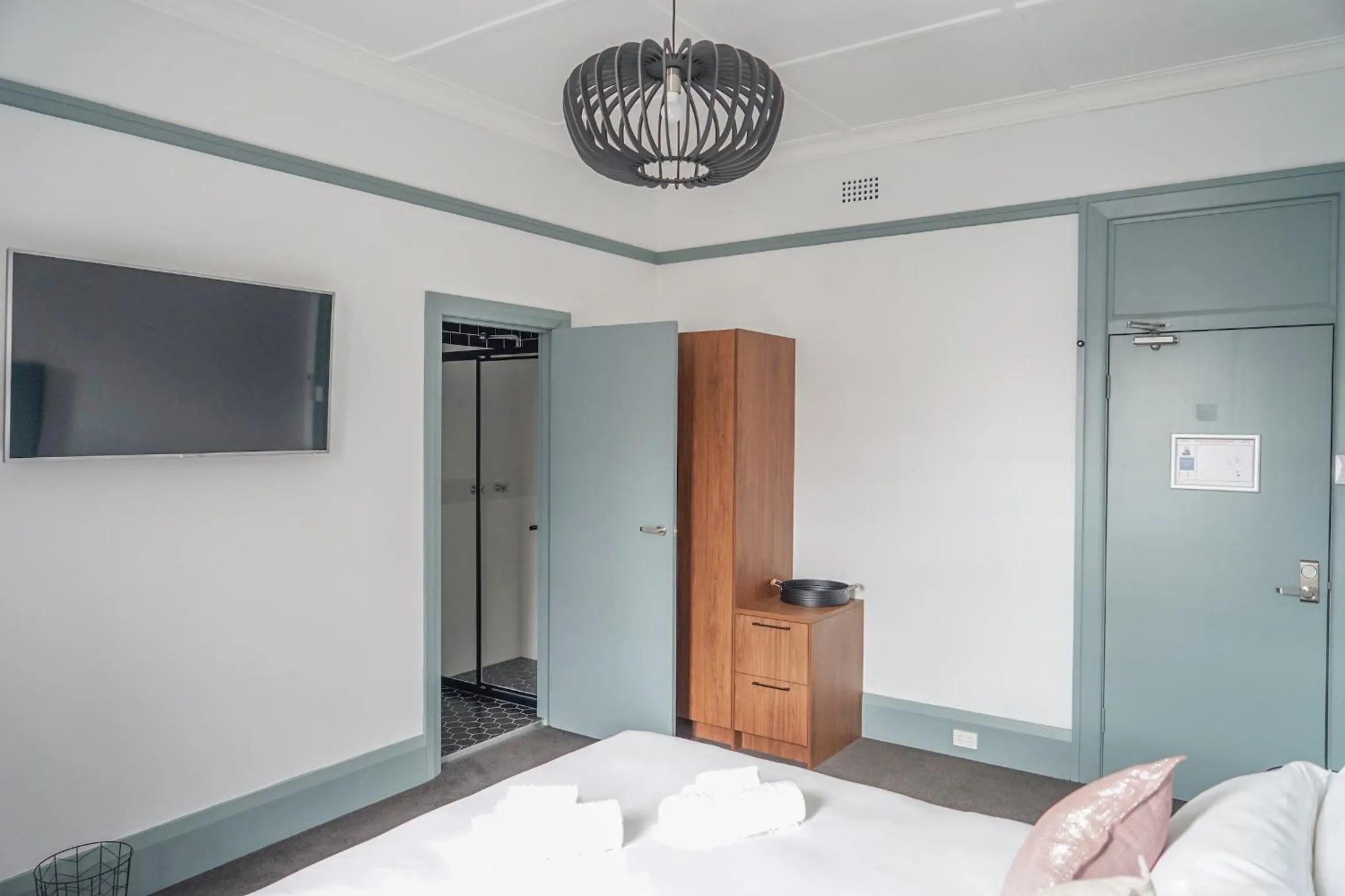 Bedroom, Bed in Oasis on Beamish Hotel