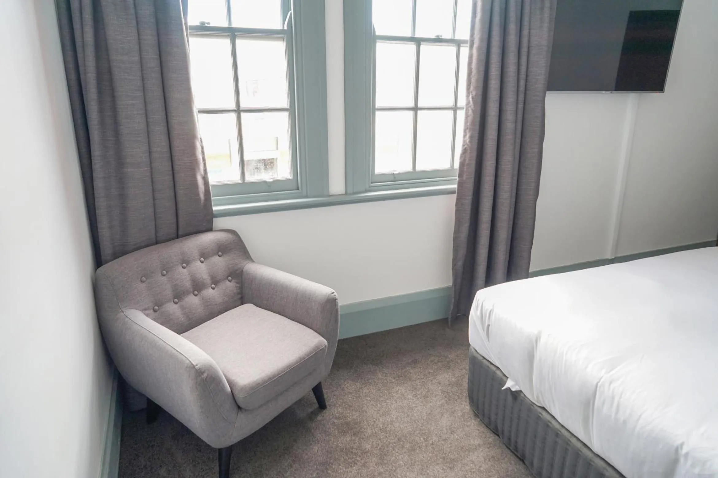 Bedroom, Bed in Oasis on Beamish Hotel