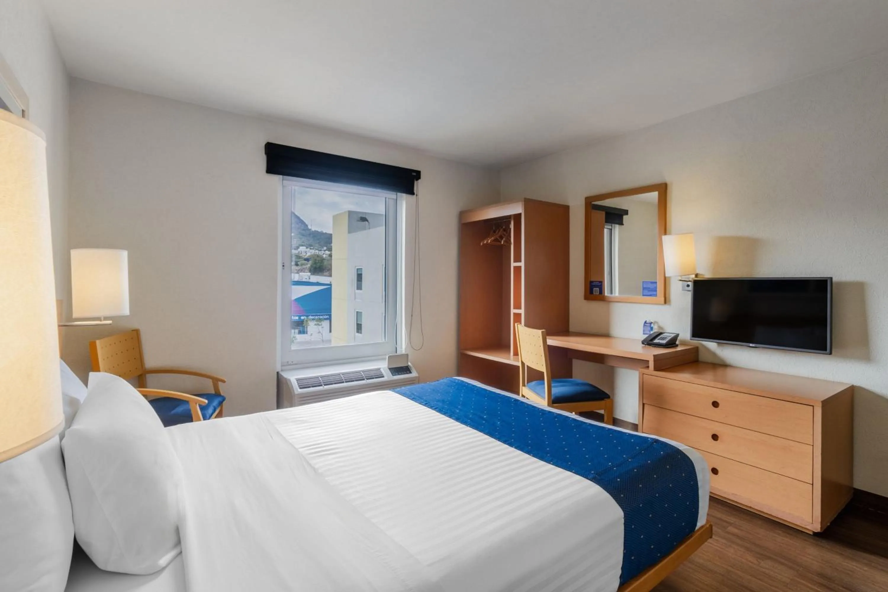 Photo of the whole room, Bed in City Express by Marriott Tuxtla Gutiérrez