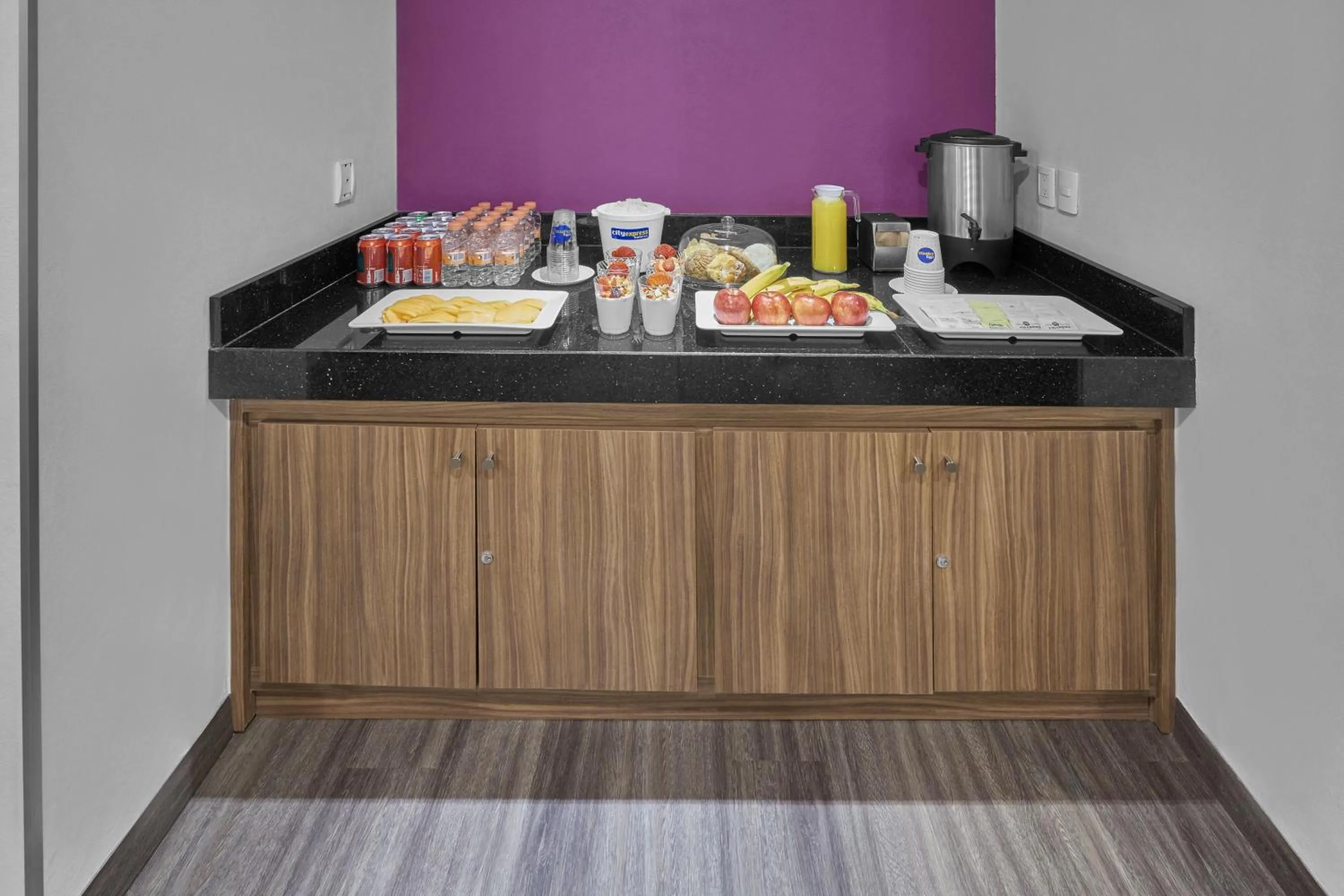 Meeting/conference room in City Express by Marriott Tampico