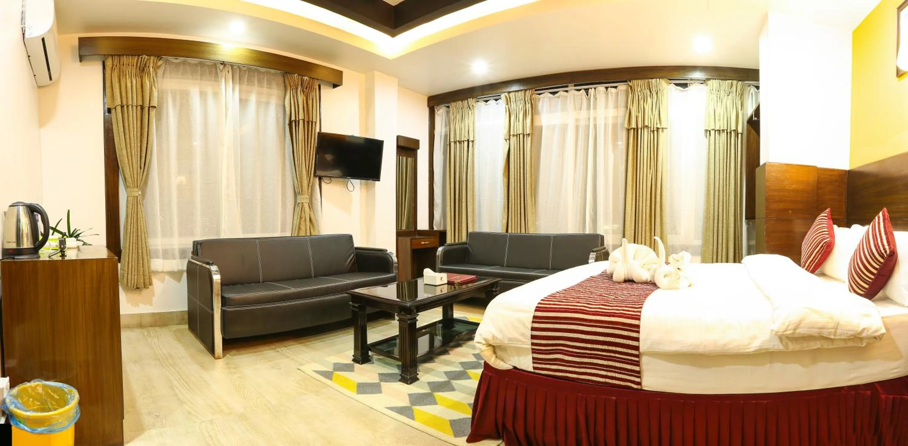 Bedroom, Bed in Hotel Lakeside Pvt. Ltd.