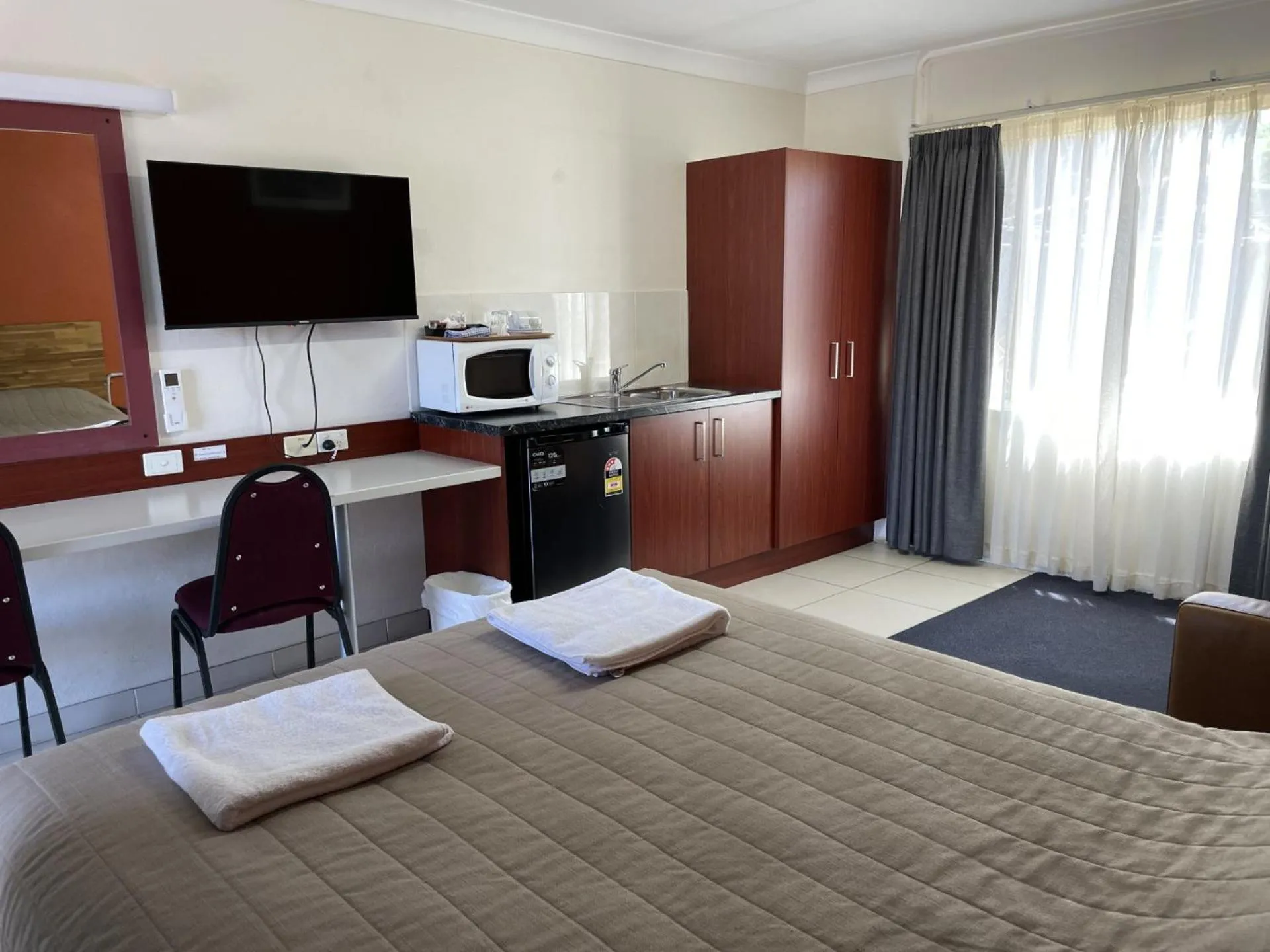 Bed in Homestead Motel