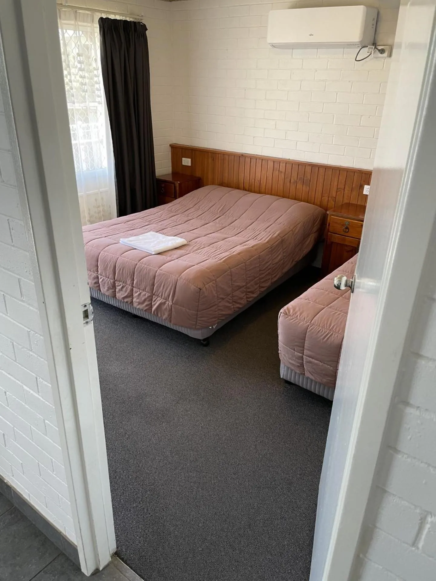 Bed in Homestead Motel