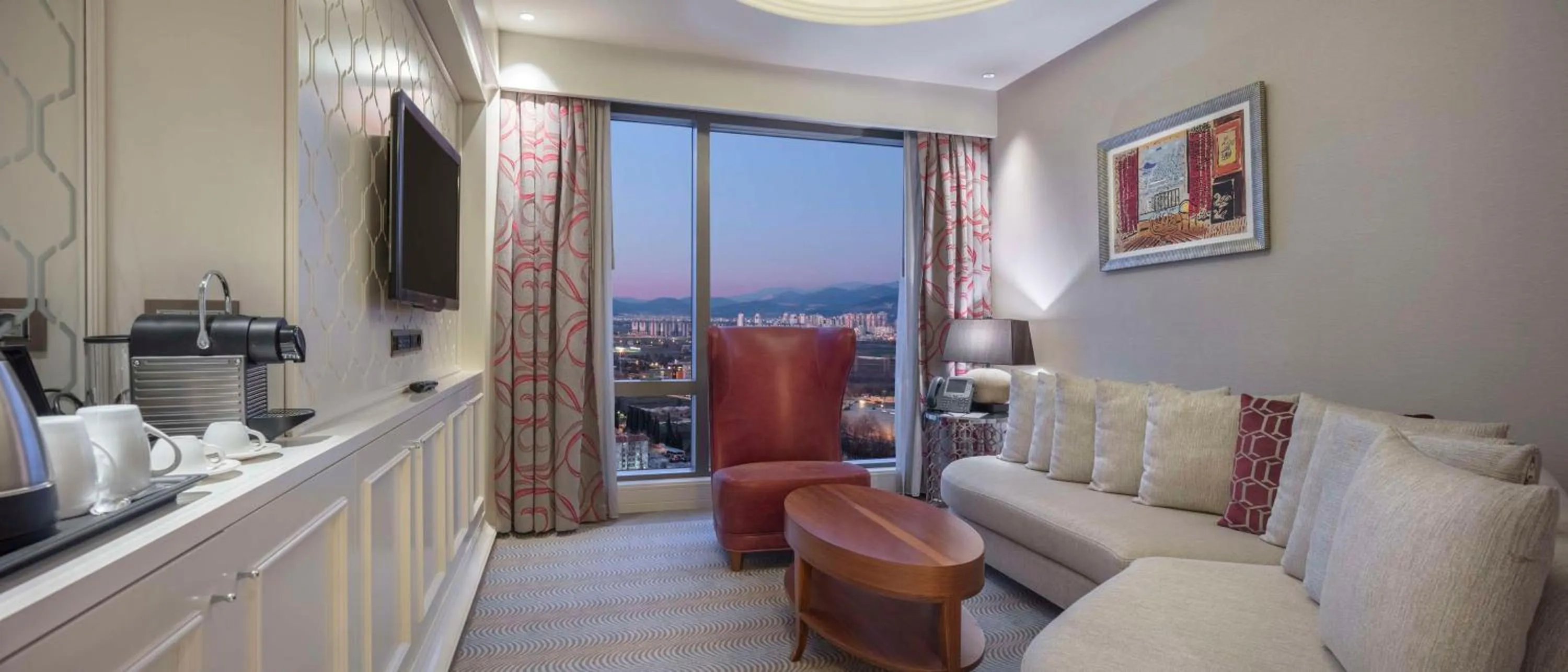 Living room in Hilton Bursa Convention Center & Spa