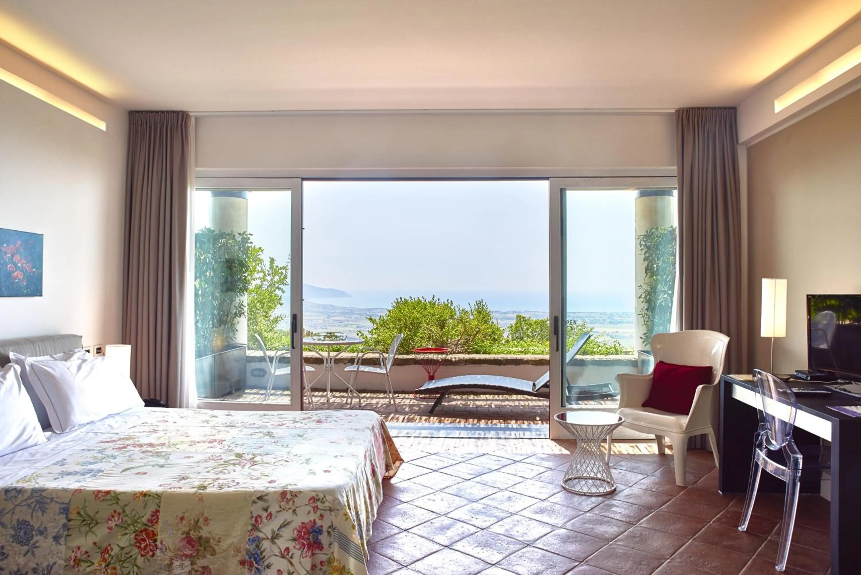 Photo of the whole room, Bed in Borgo La Pietraia