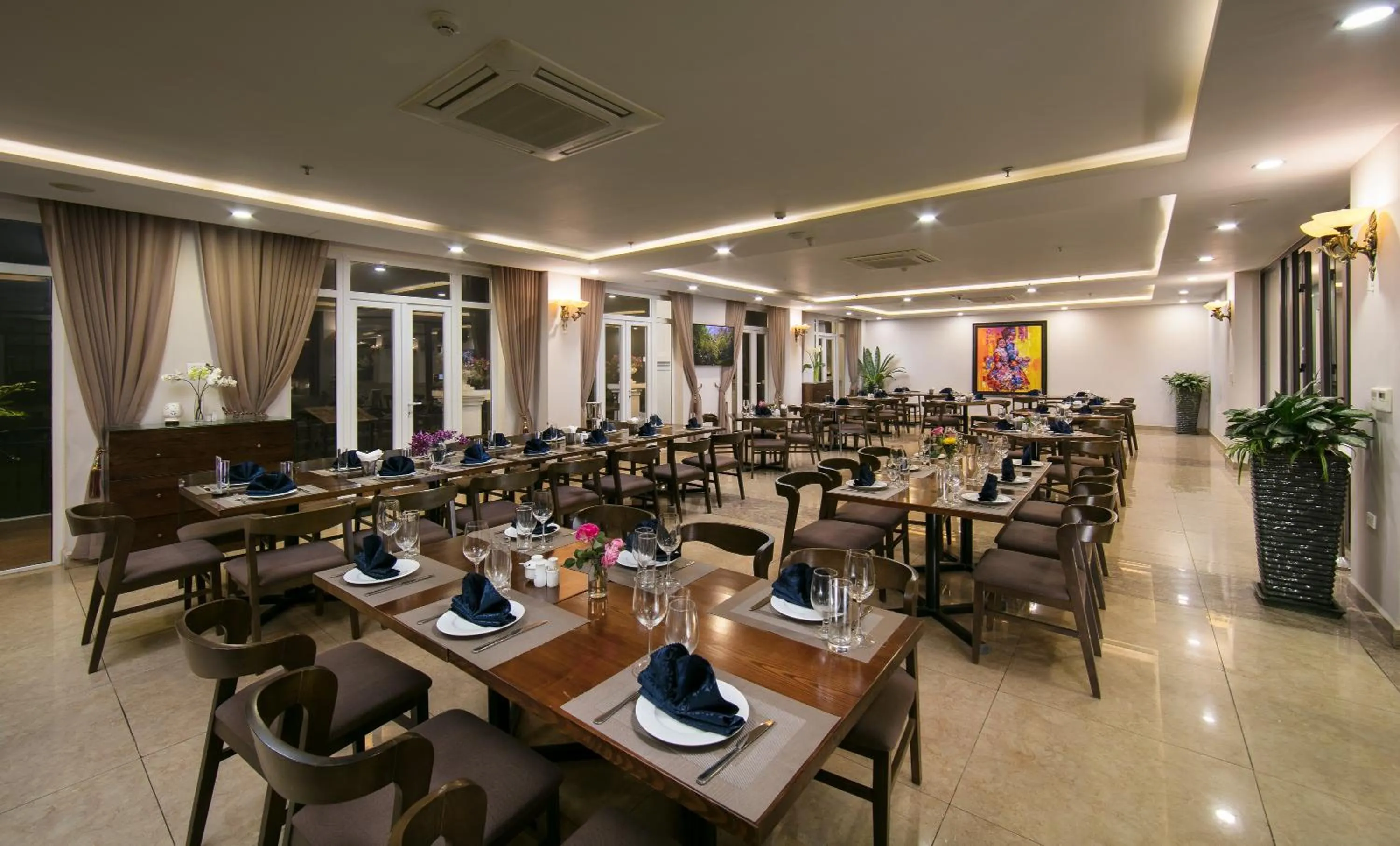 Restaurant/places to eat in Azure Sapa Hotel