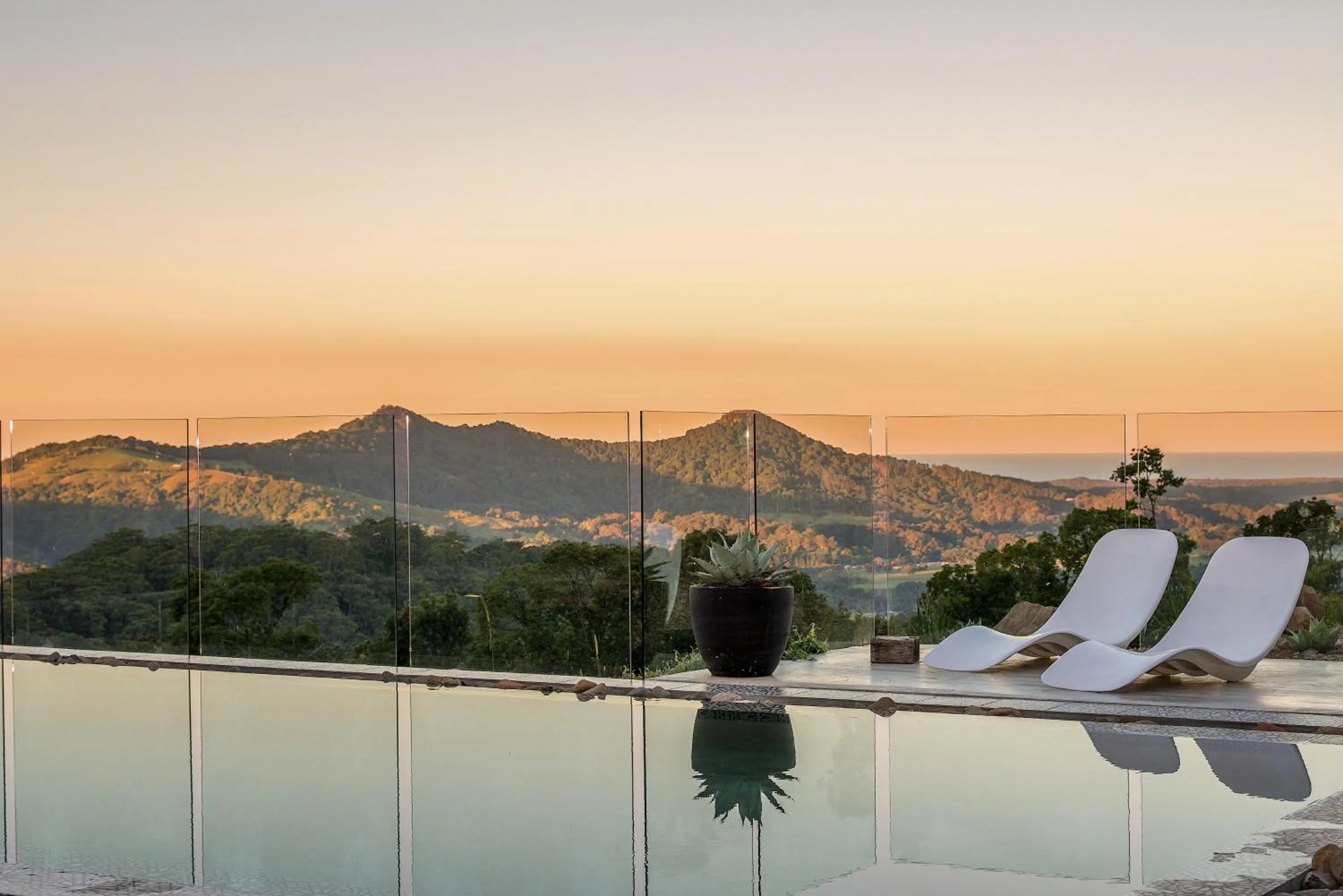 Swimming pool in Blackbird Luxury Accommodation