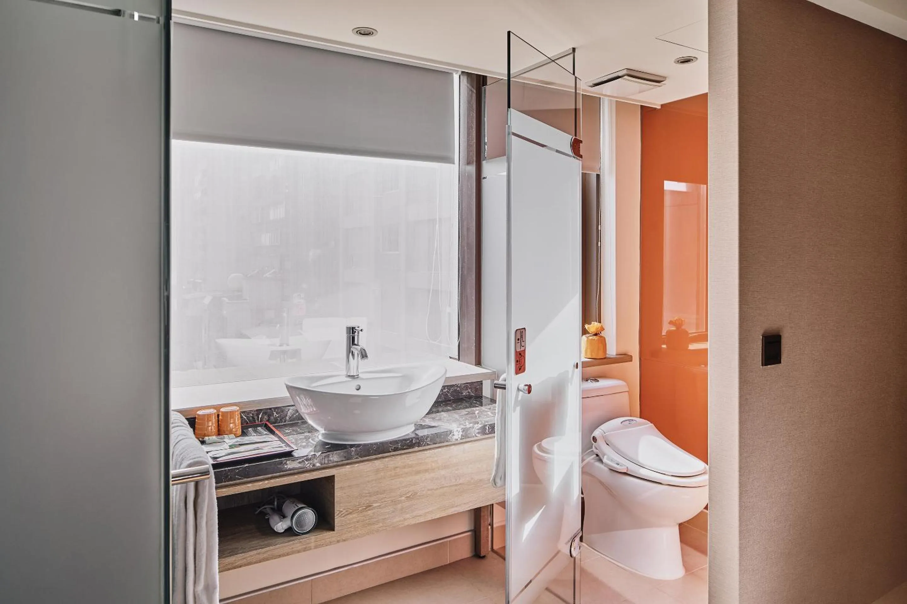 On site in Orange Hotel - Linsen, Taipei