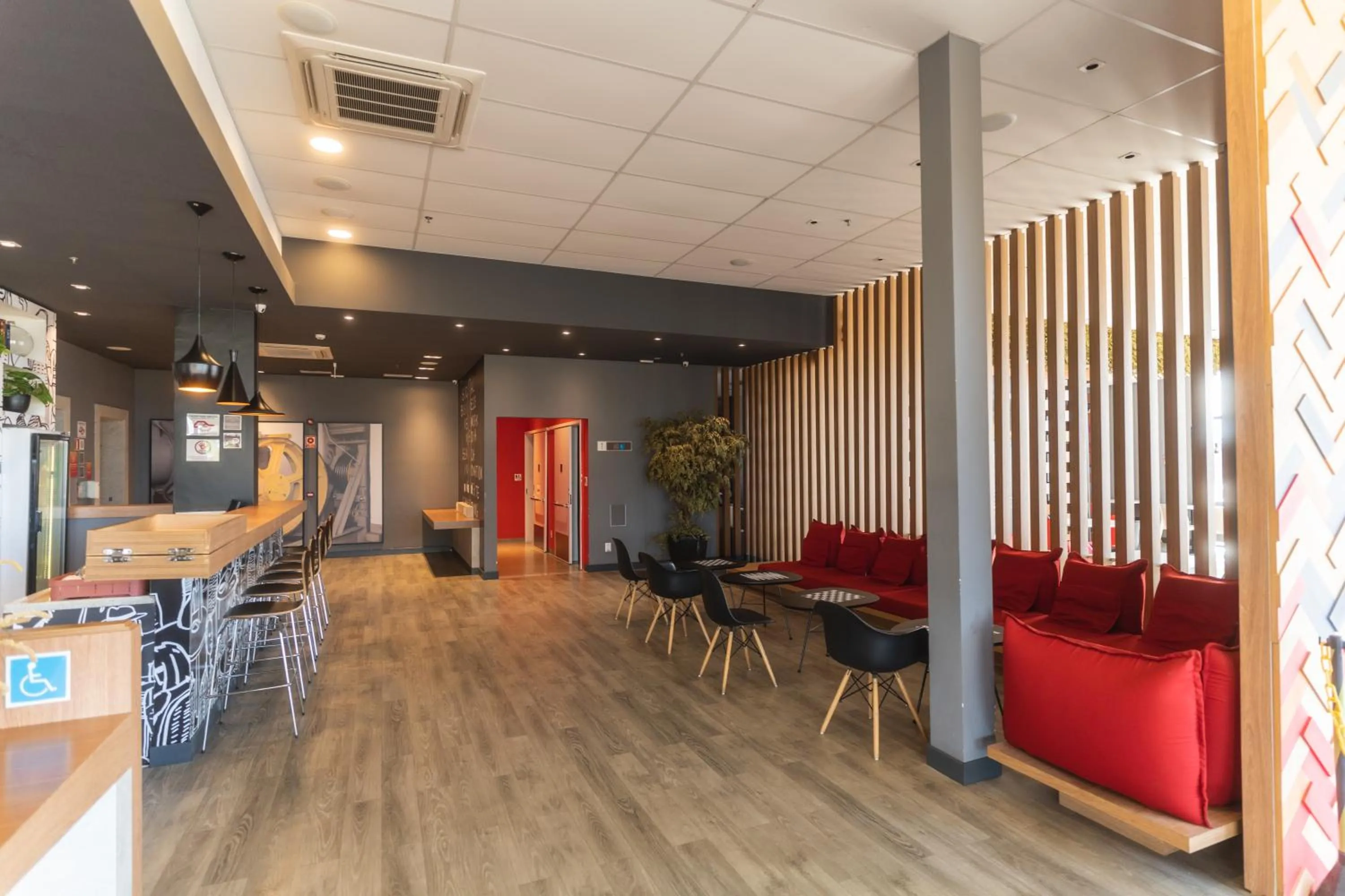 Lobby or reception in Ibis Lorena - Circuito da Fé