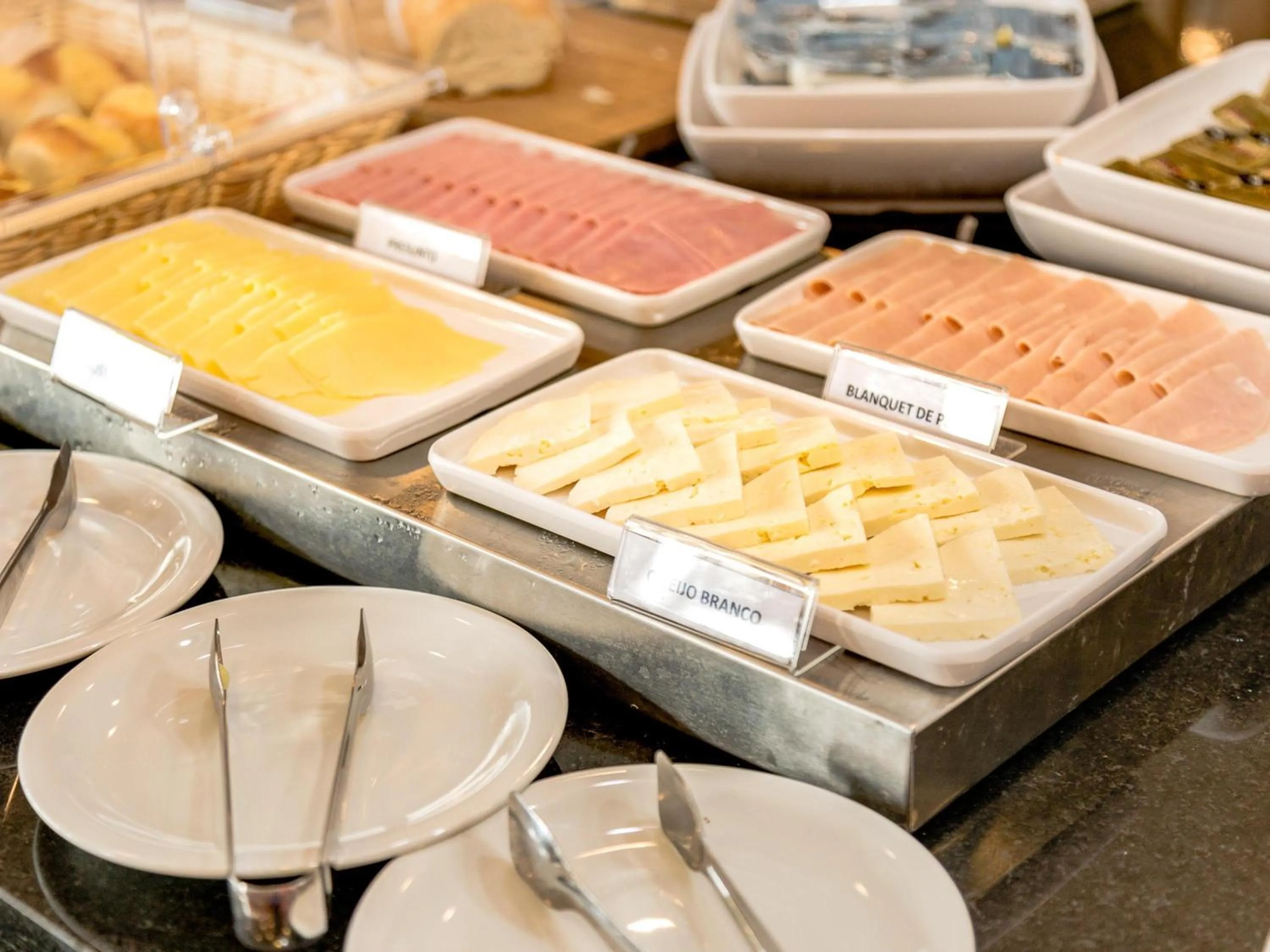 Restaurant/places to eat in Ibis Lorena - Circuito da Fé