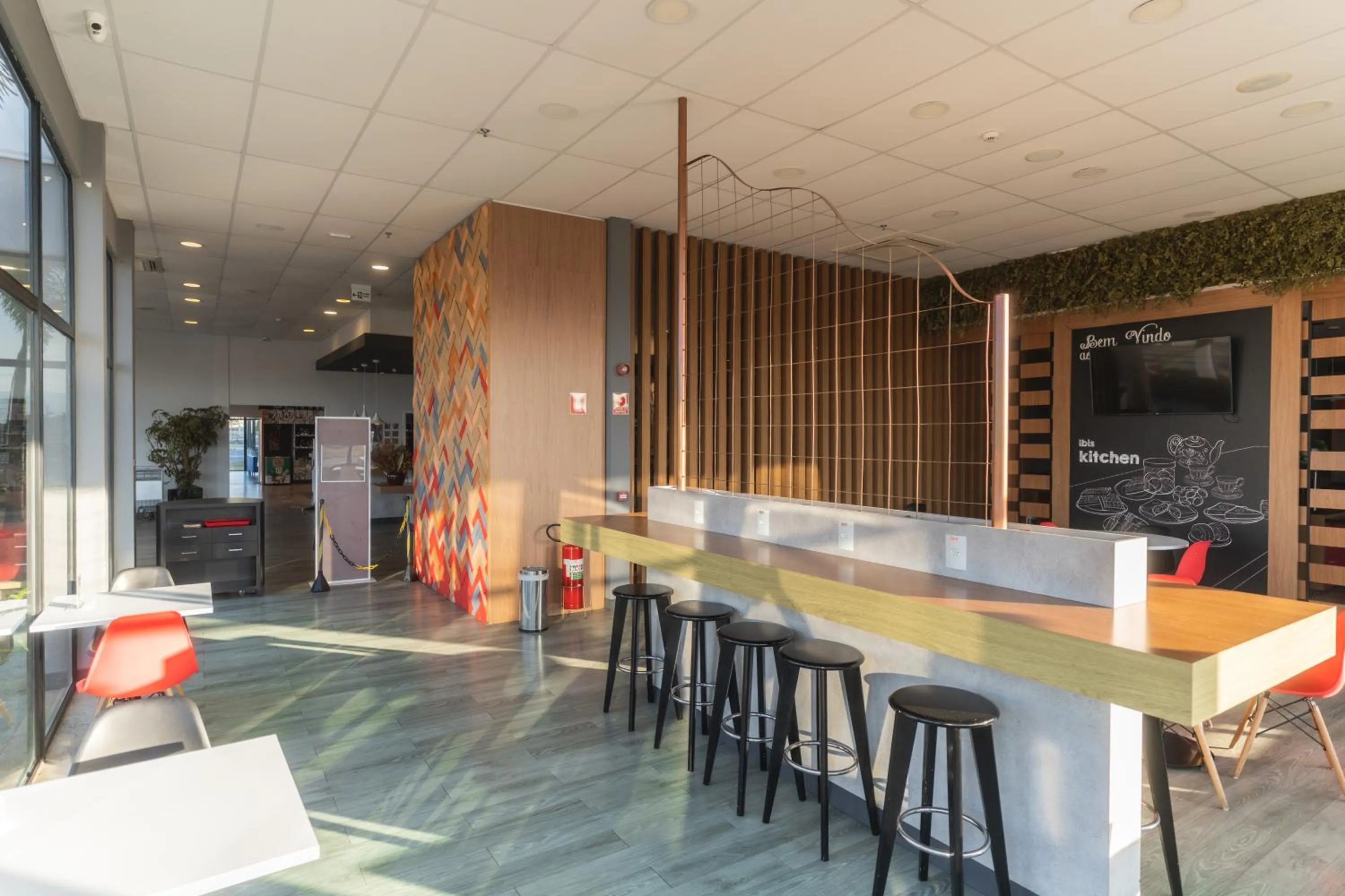 Restaurant/places to eat in Ibis Lorena - Circuito da Fé