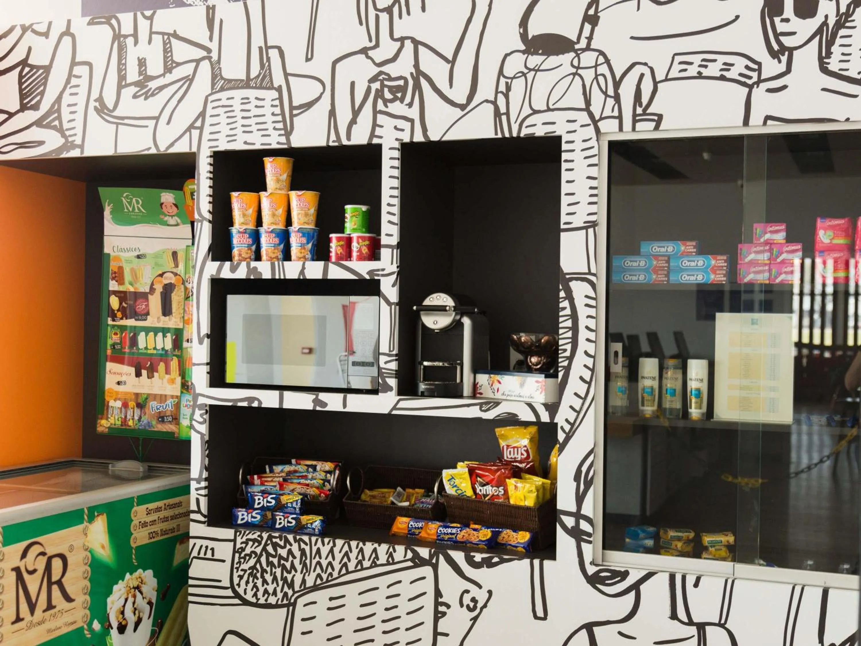 Lounge or bar in Ibis Budget Lorena - Circuito da Fé