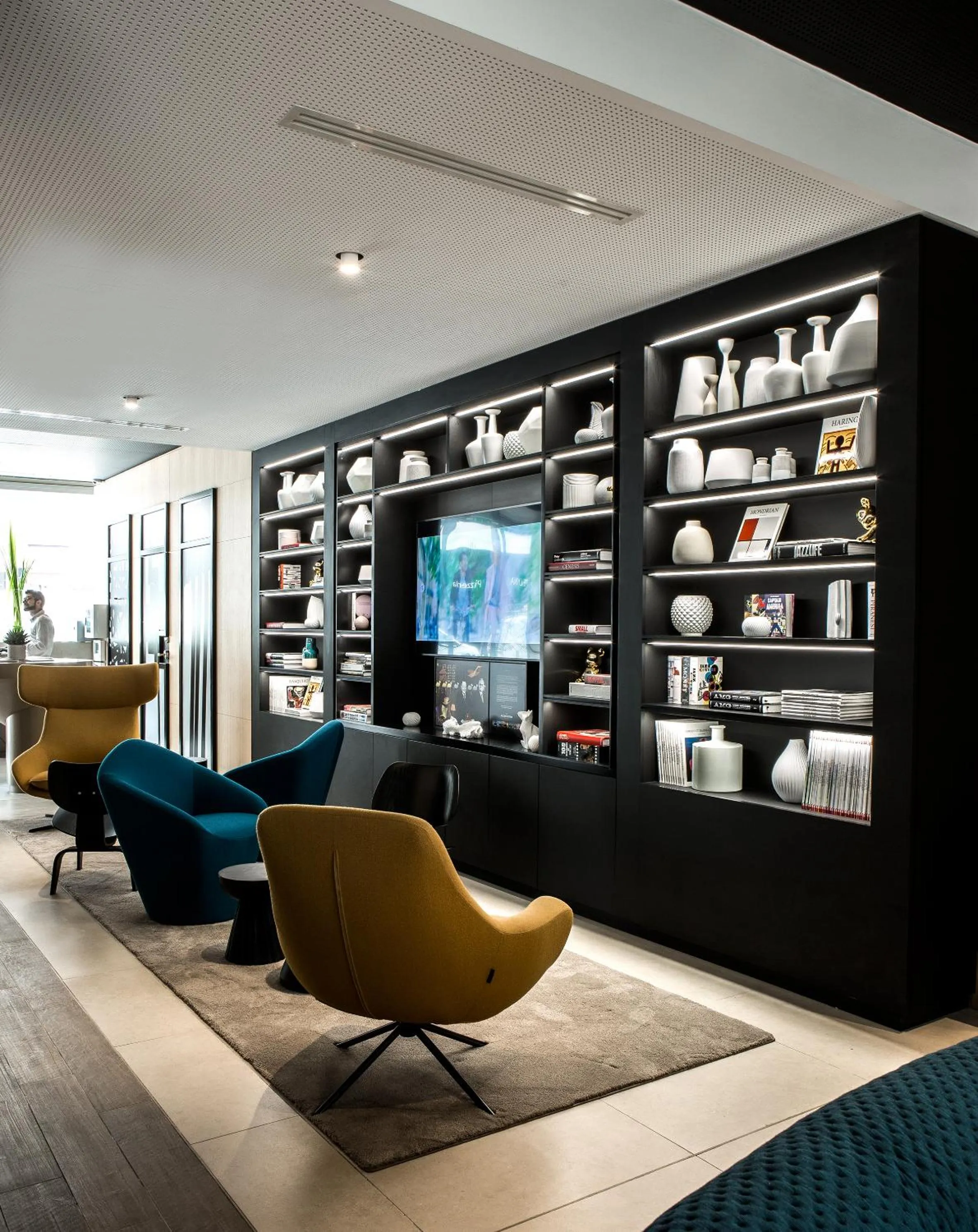 Communal lounge/ TV room in Mercure Paris 17 Batignolles