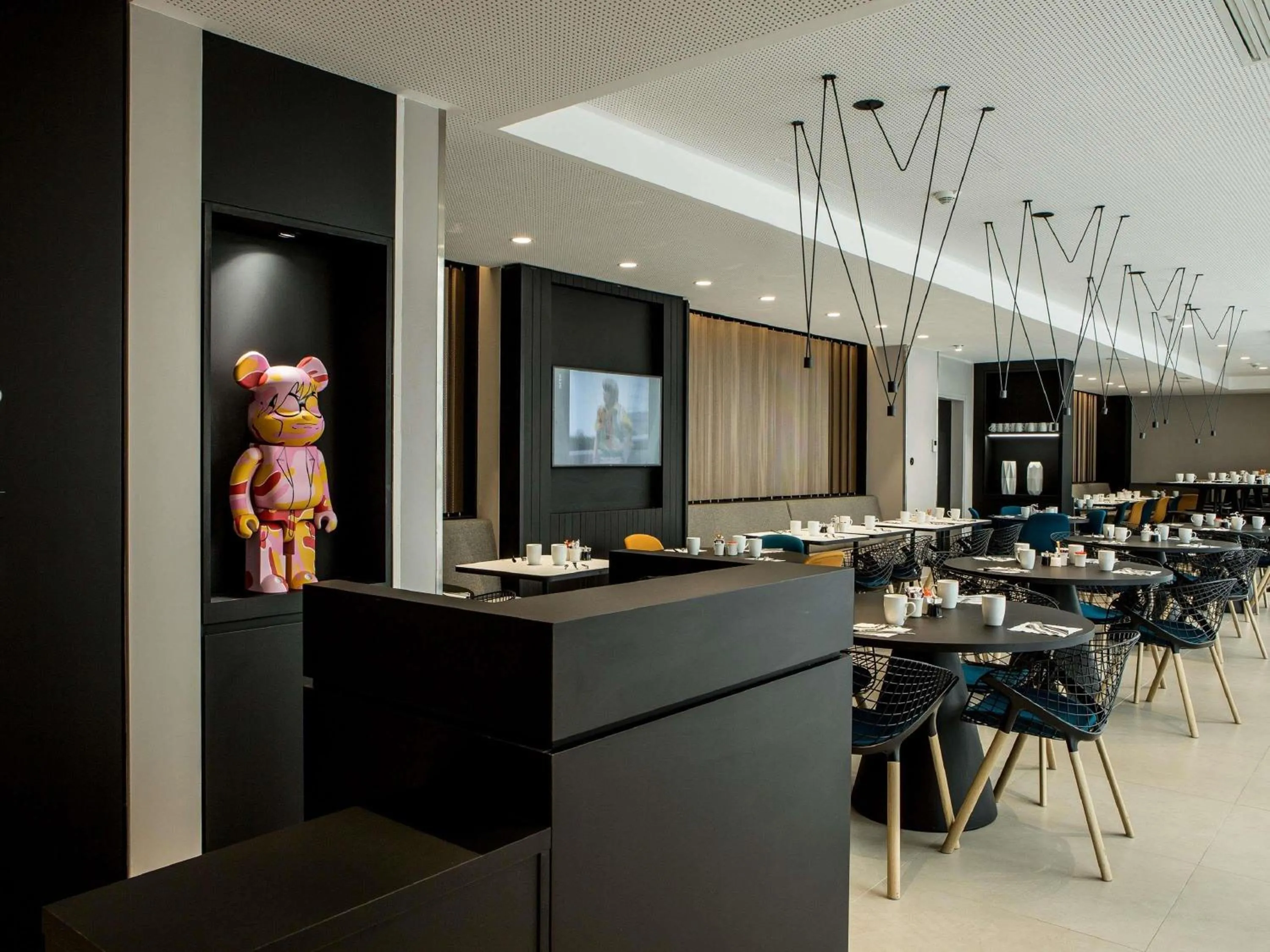 Breakfast in Mercure Paris 17 Batignolles