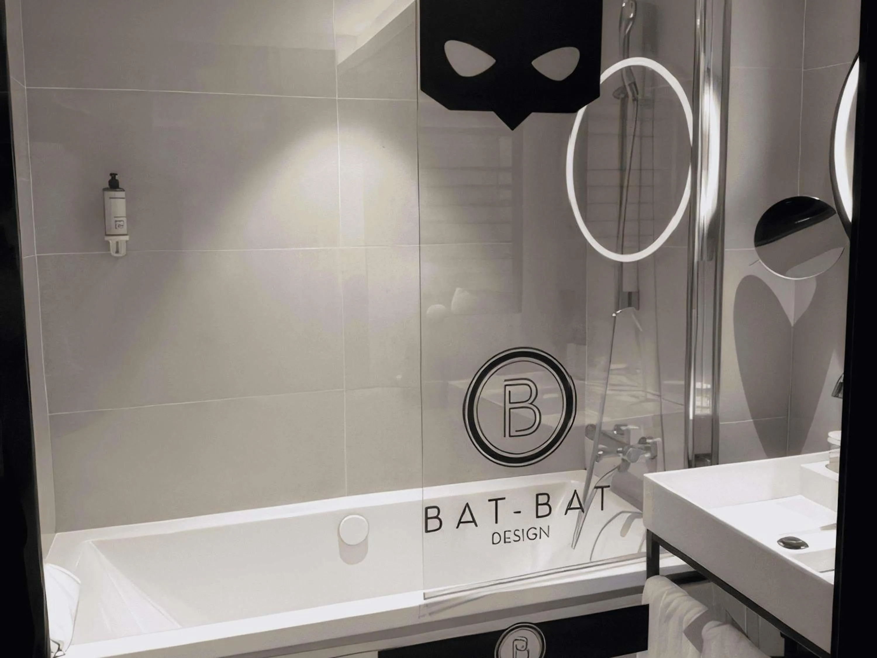 Bedroom in Mercure Paris 17 Batignolles