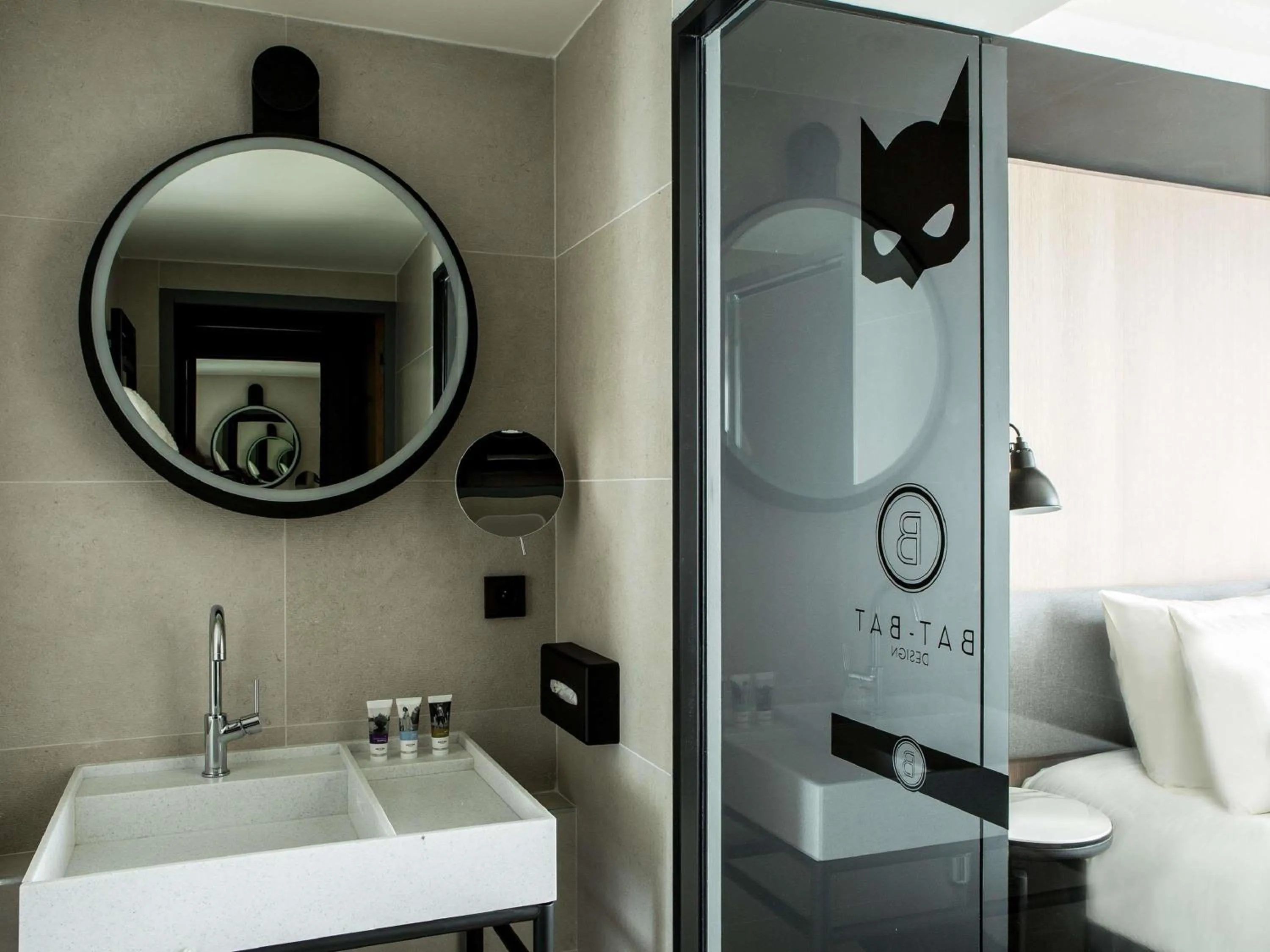 Bedroom in Mercure Paris 17 Batignolles