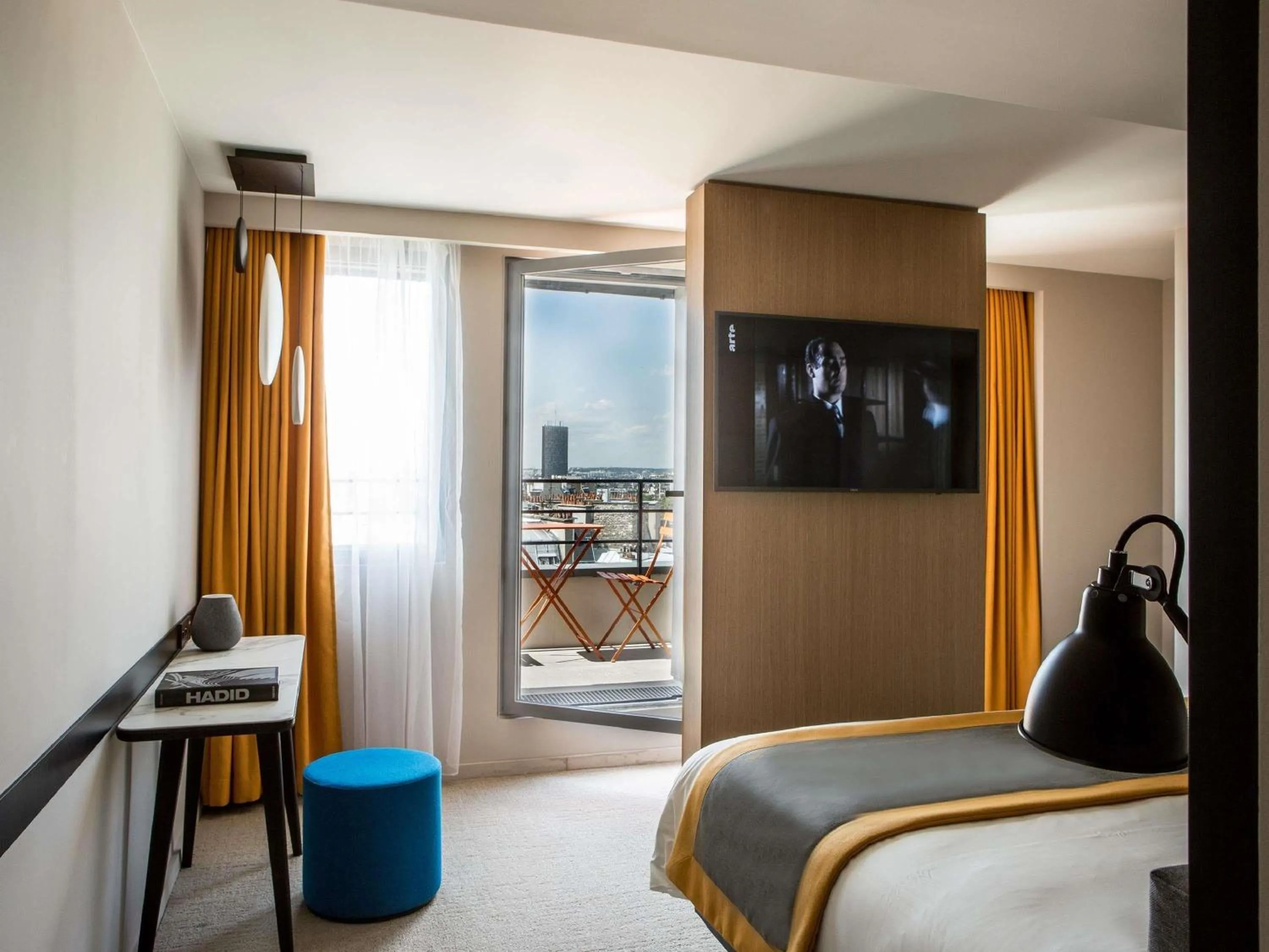 Bedroom, Bed in Mercure Paris 17 Batignolles