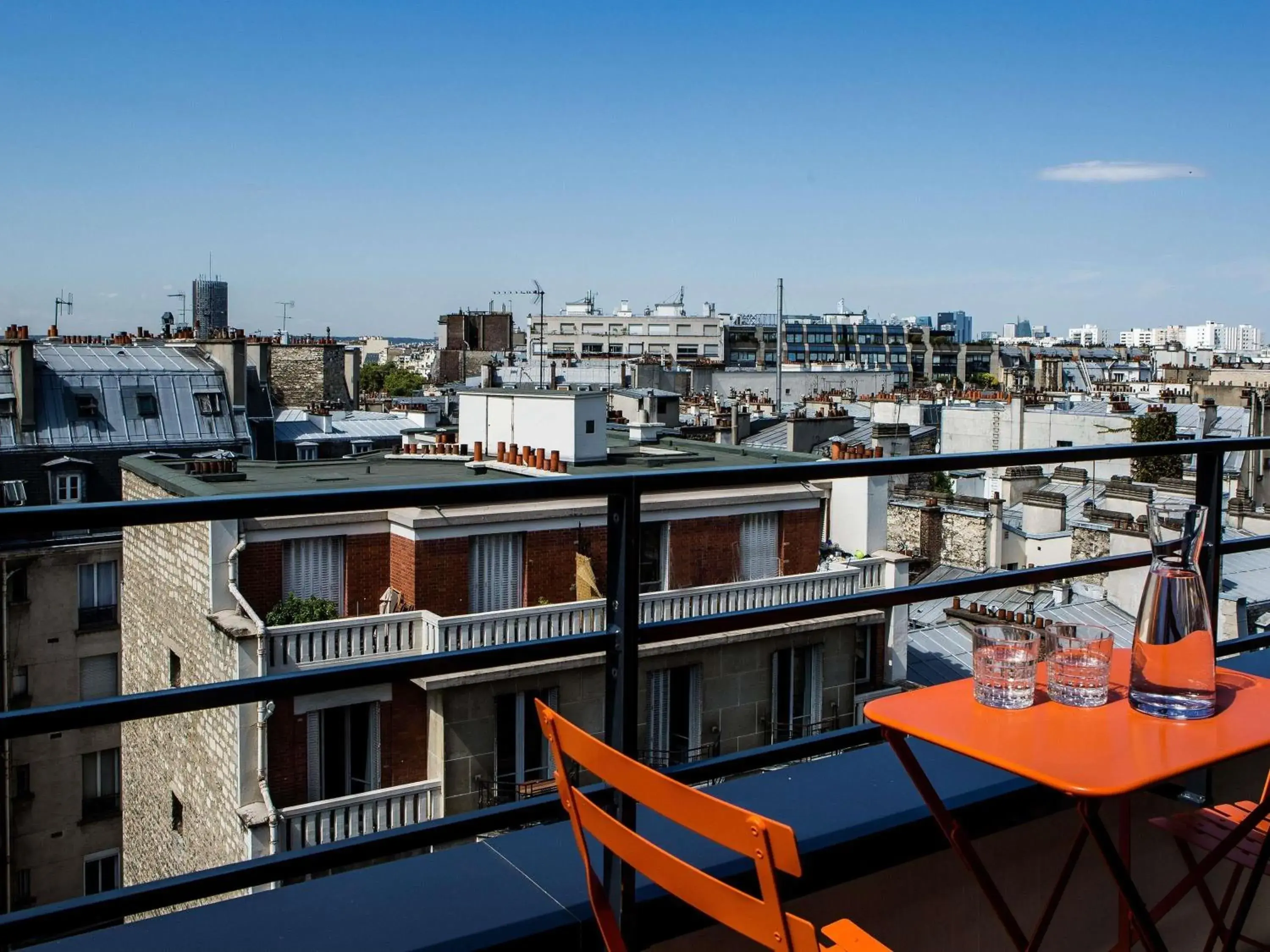 Superior Double Room with Balcony in Mercure Paris 17 Batignolles Superior Double Room with Balcony in Mercure Paris 17 Batignolles