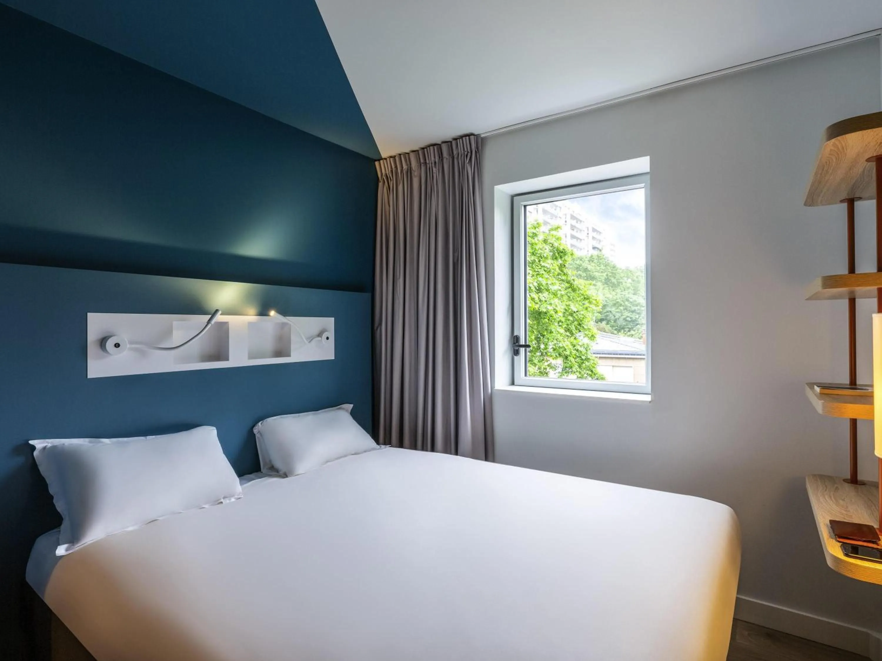 Bedroom, Bed in ibis budget Paris Clichy Mairie