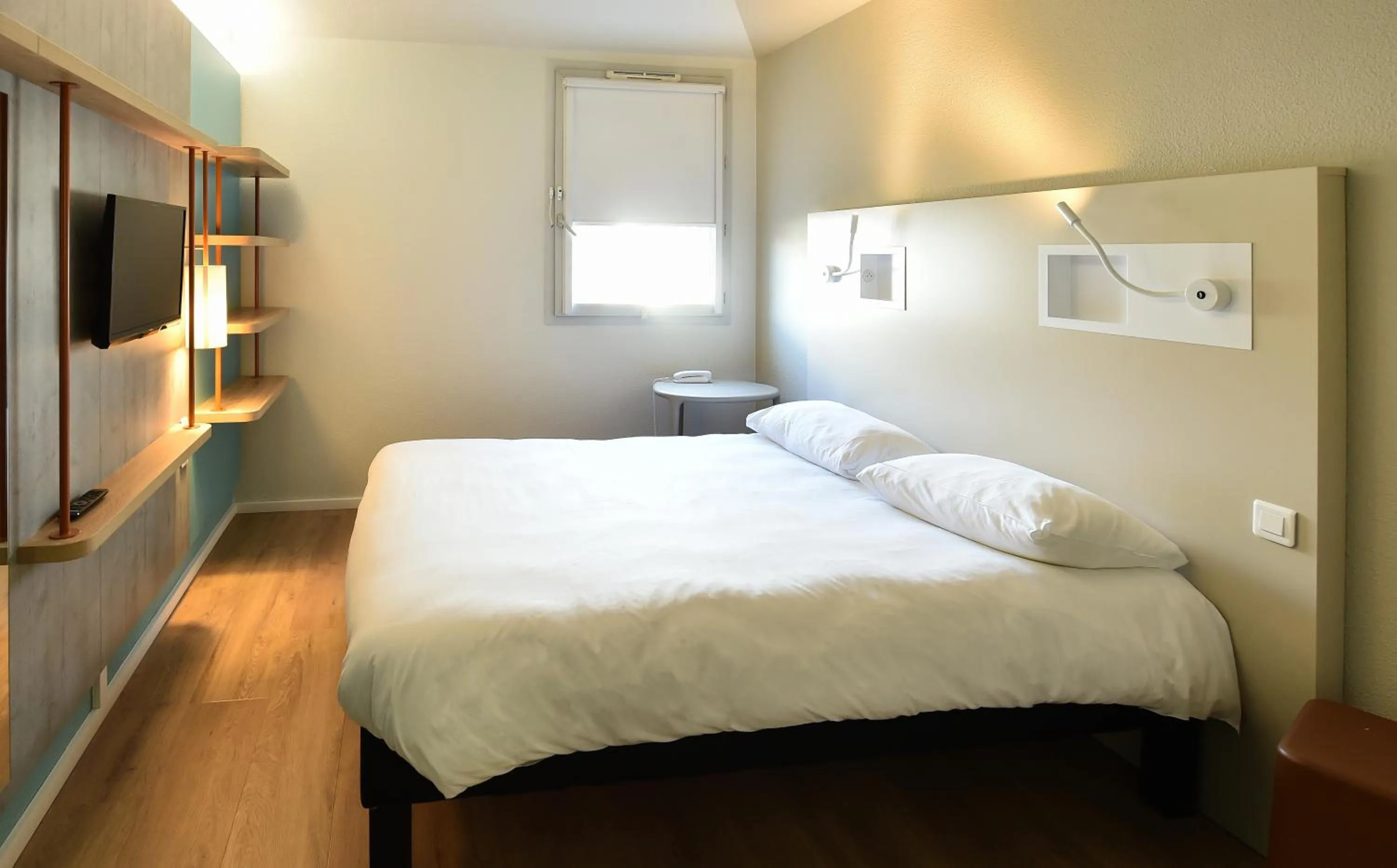 Bed in Ibis budget Dijon Centre Clemenceau