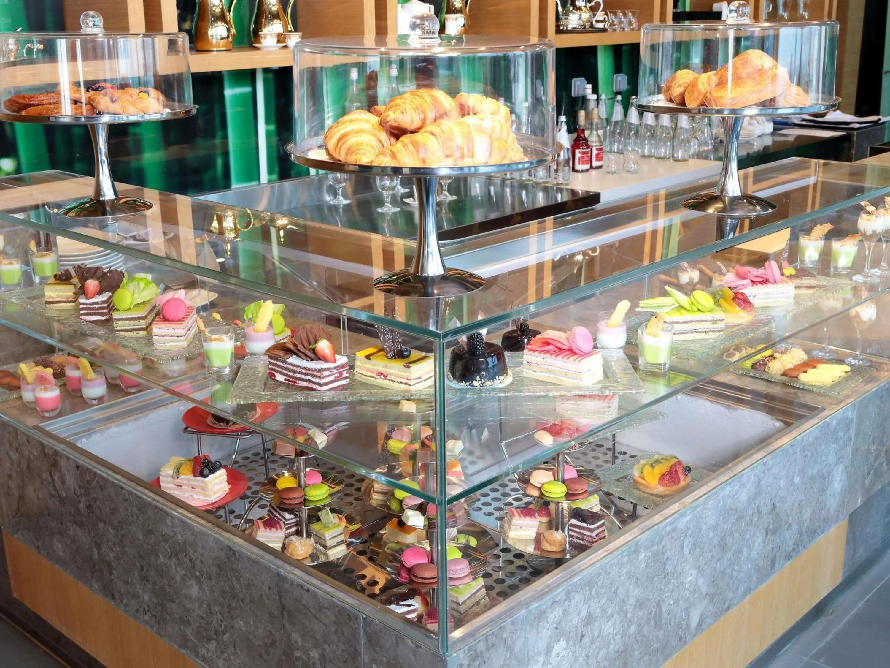 Lounge or bar in Novotel Jazan