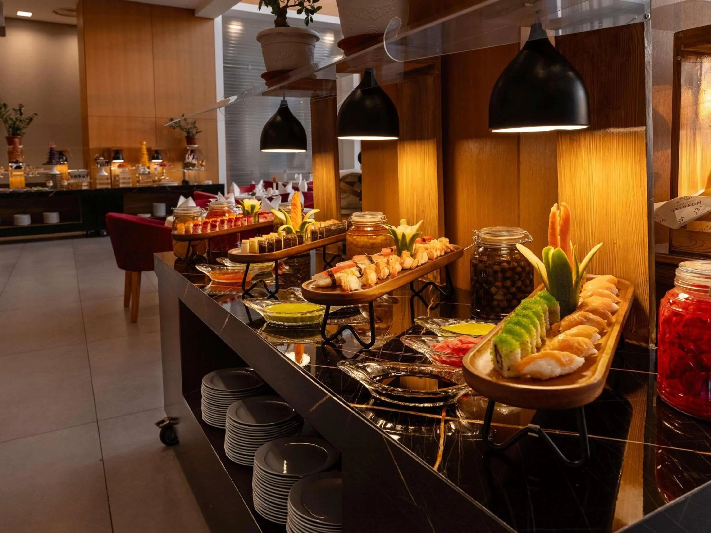 Restaurant/places to eat in Novotel Jazan