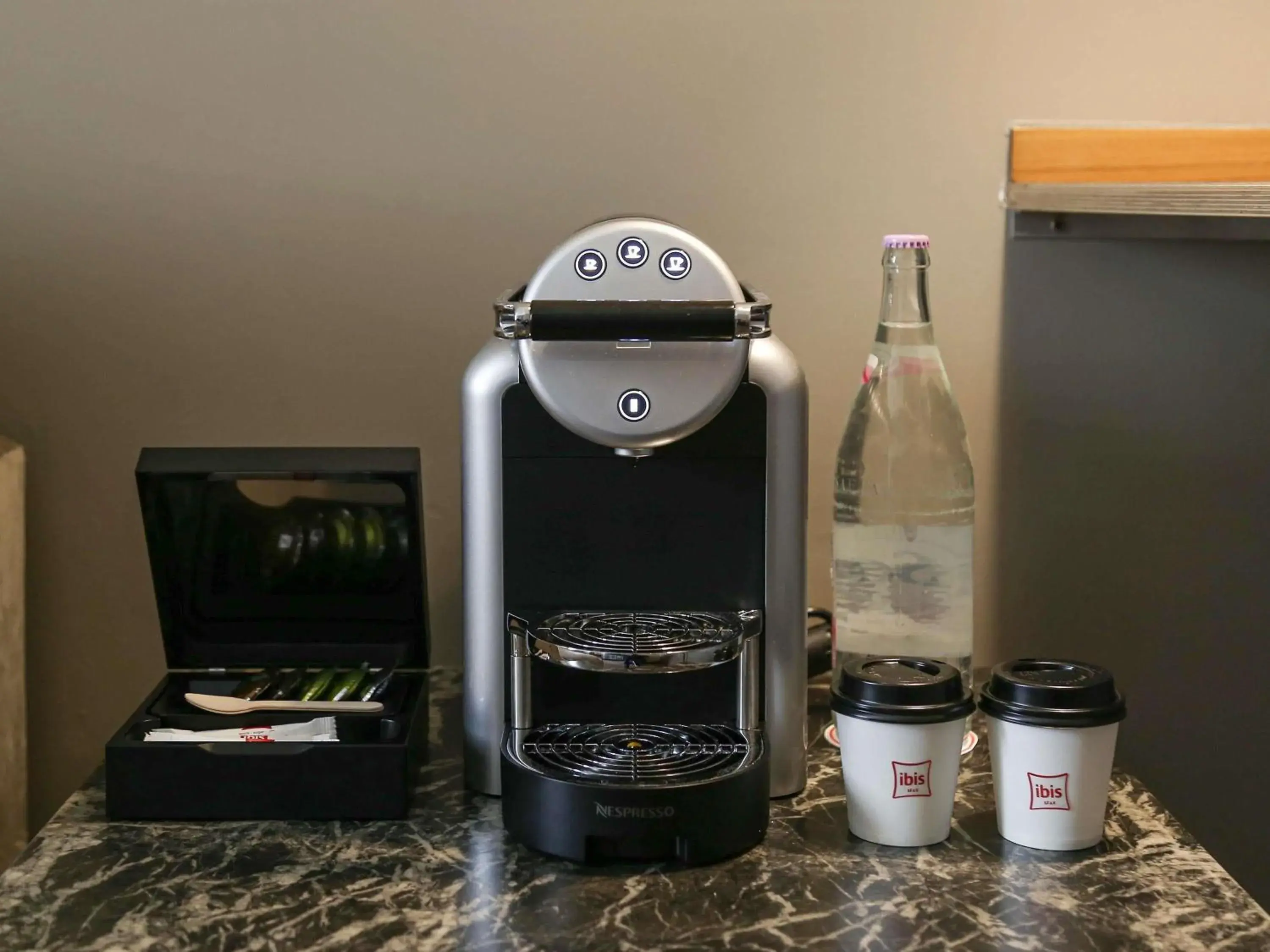 Superior Room With 1 Double Bed and 1 Sofa in Ibis Sfax Superior Room With 1 Double Bed and 1 Sofa in Ibis Sfax