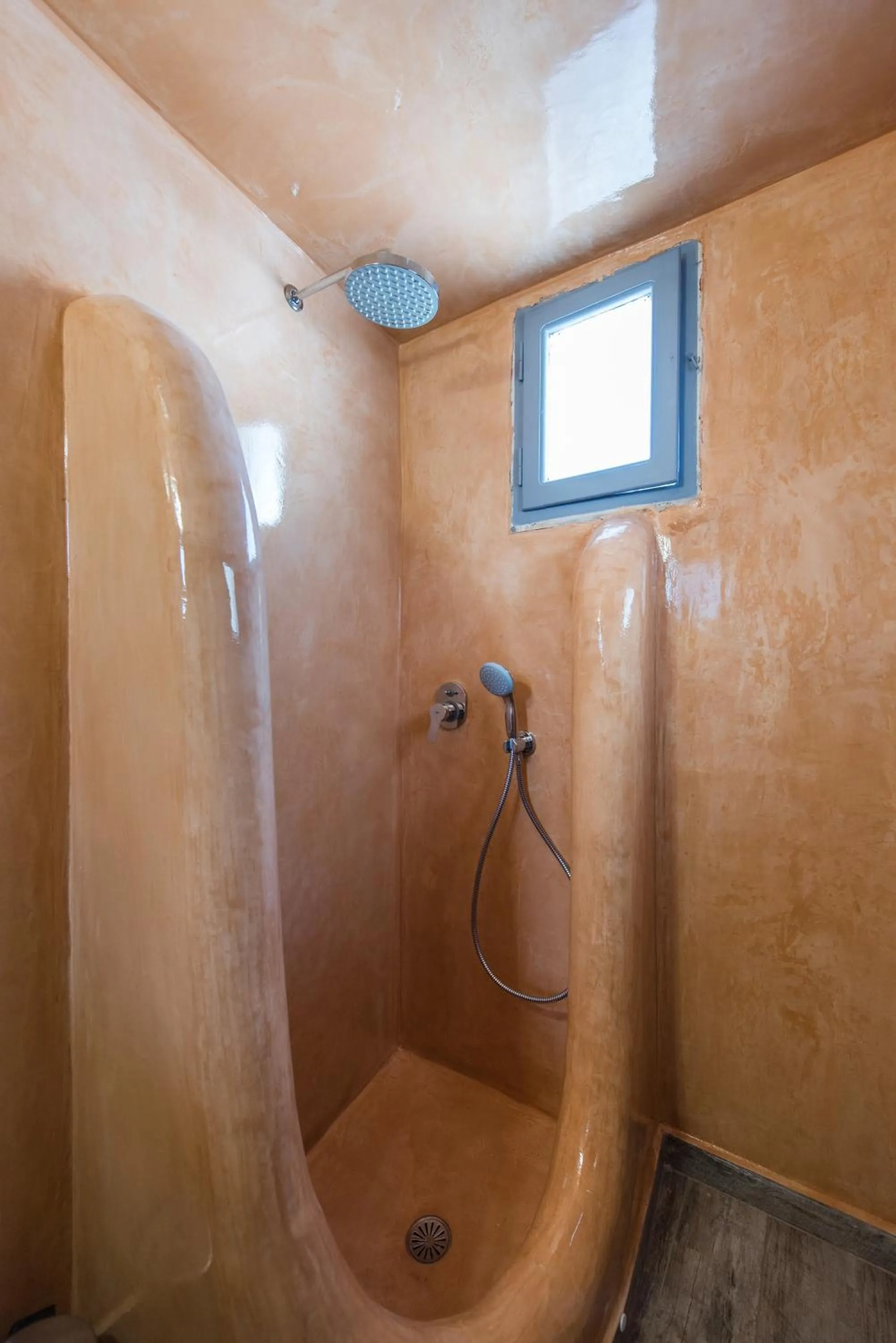 Bathroom in Maryloujohn Villas Oia