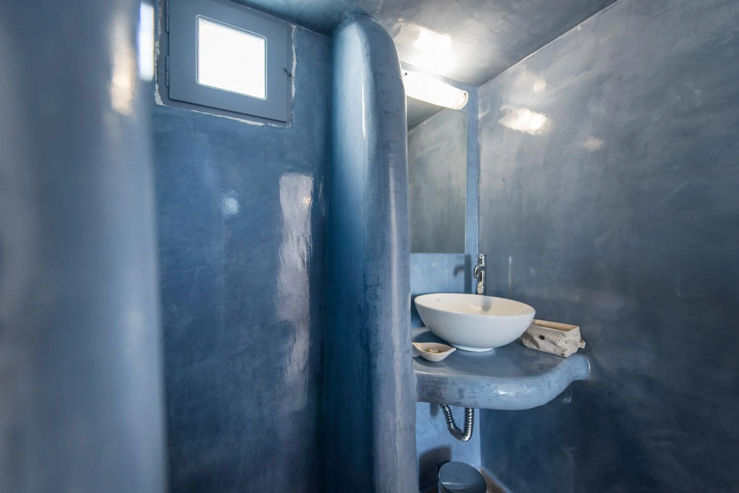 Bathroom in Maryloujohn Villas Oia