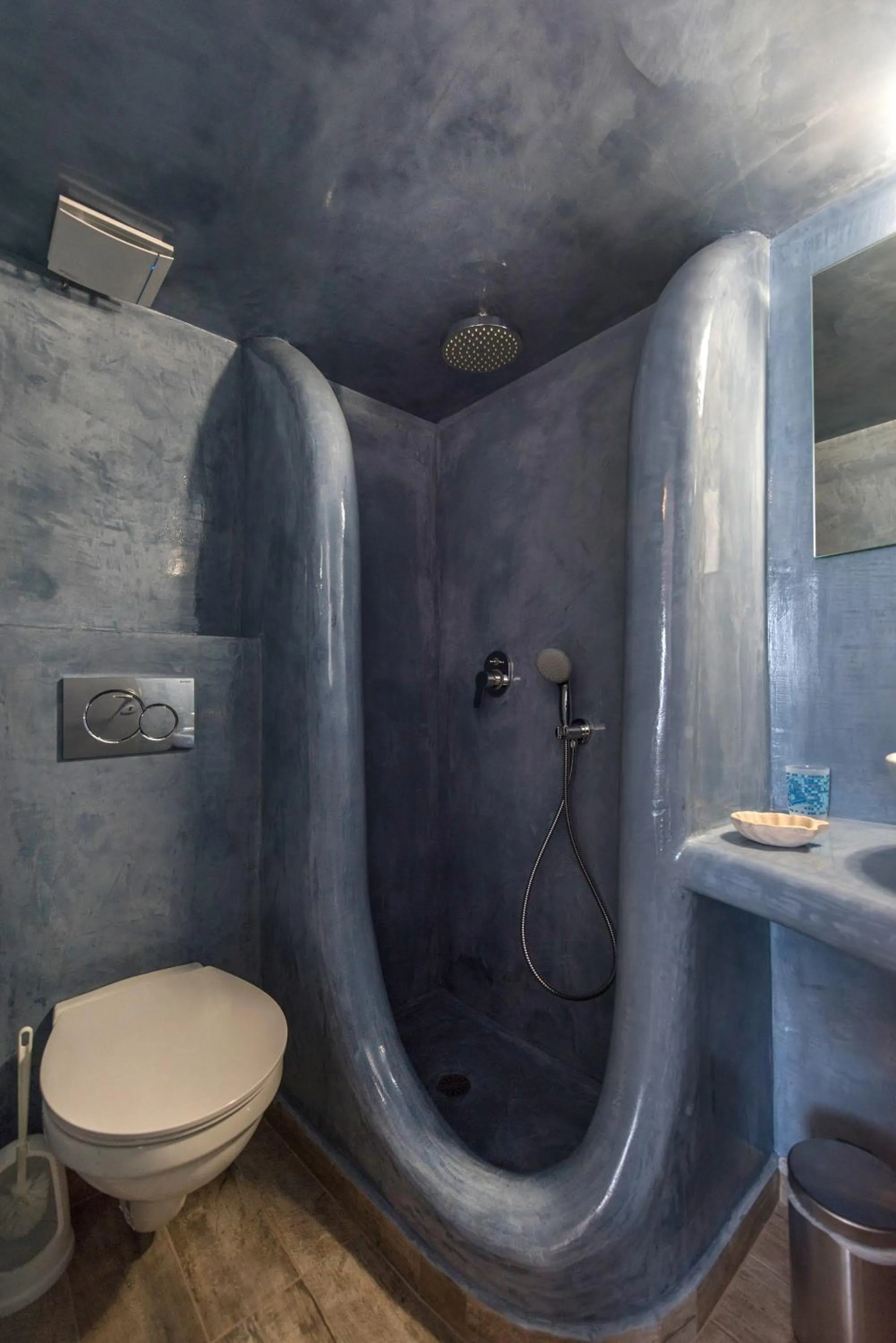 Bathroom in Maryloujohn Villas Oia