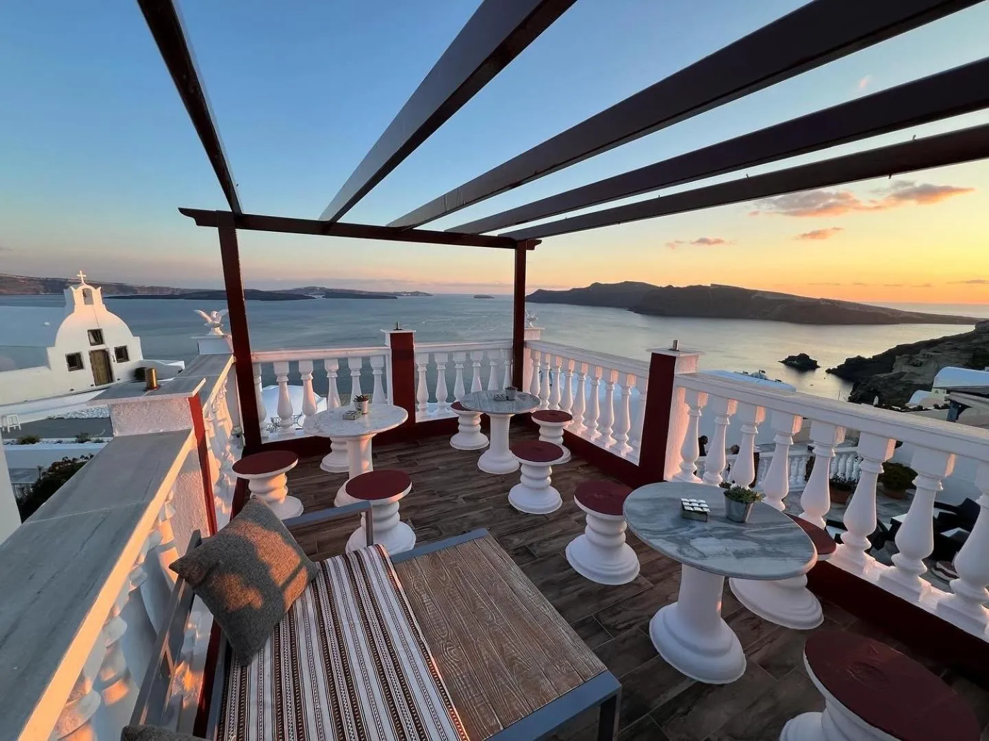 Patio in Maryloujohn Villas Oia
